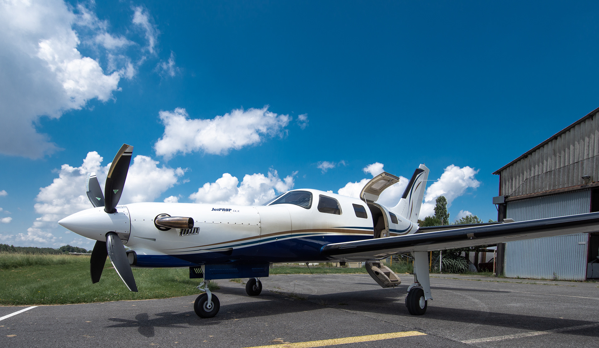 Piper Mirage/Jet Prop DLX in Toulouse, France