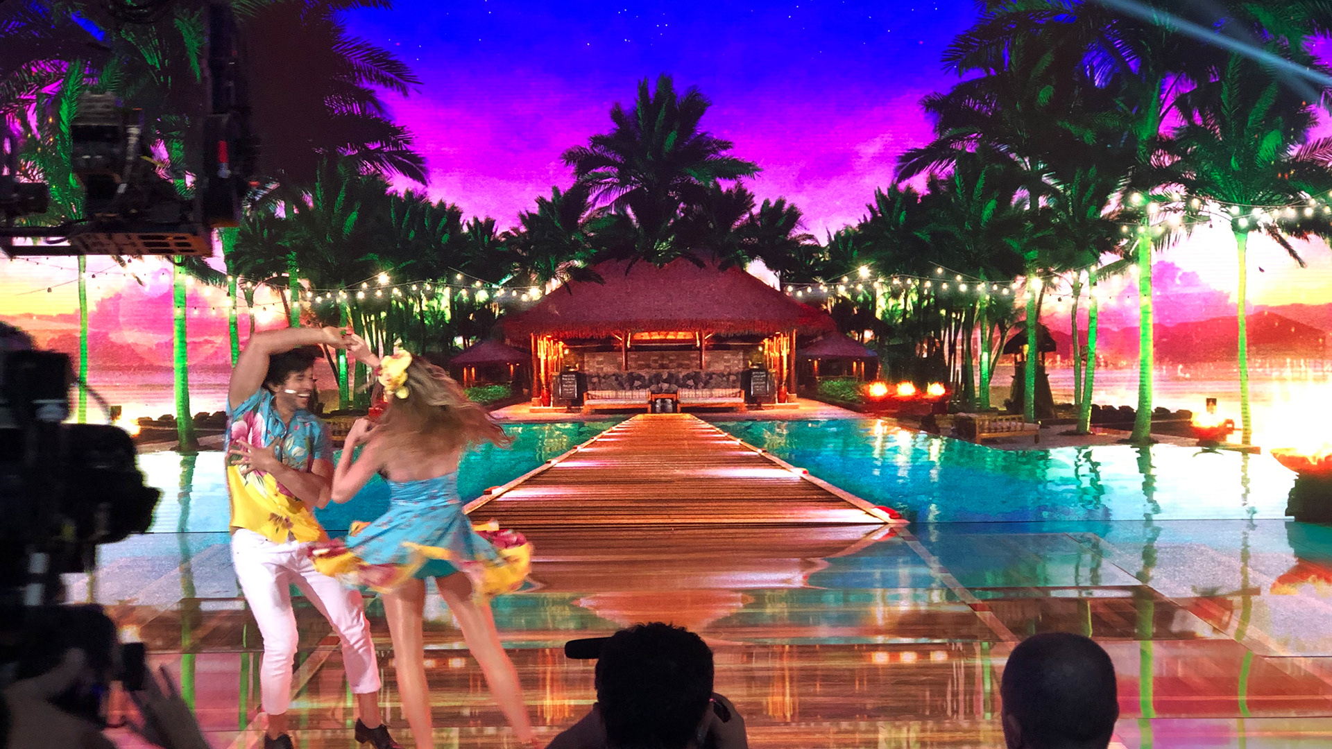 Viviane Araujo e Rodrigo Oliveira dançam  Salsa no Super Dança dos Famosos 2021