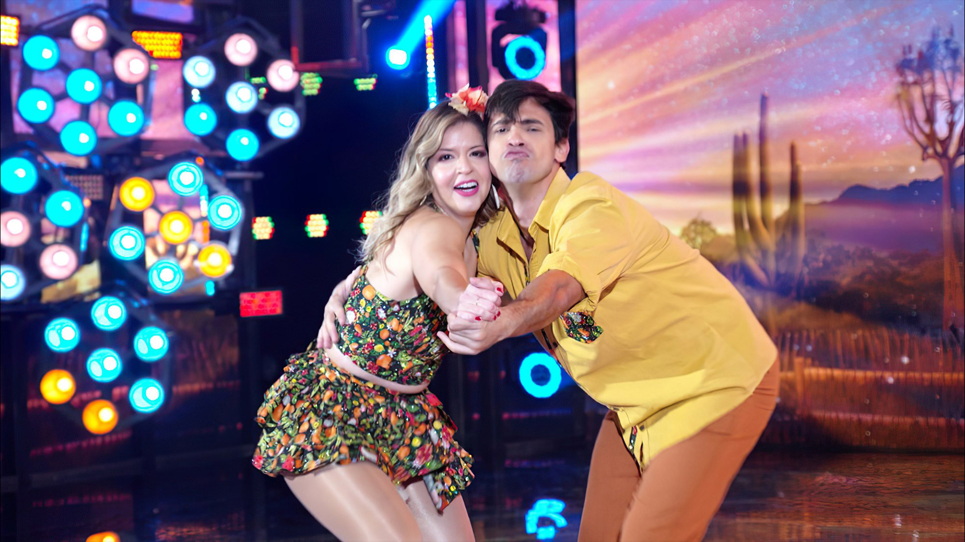  Mariana Santos e Élcio Bonazzi dançam Forró no Super Dança dos Famosos 2021