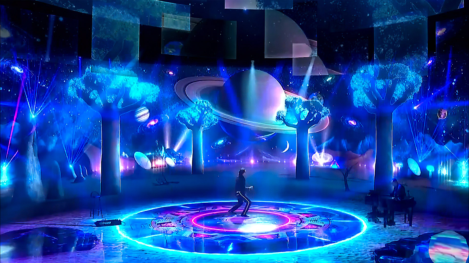 Luan Santana canta a música "Meteoro da Paixão" na live "Luan Love Em Casa"