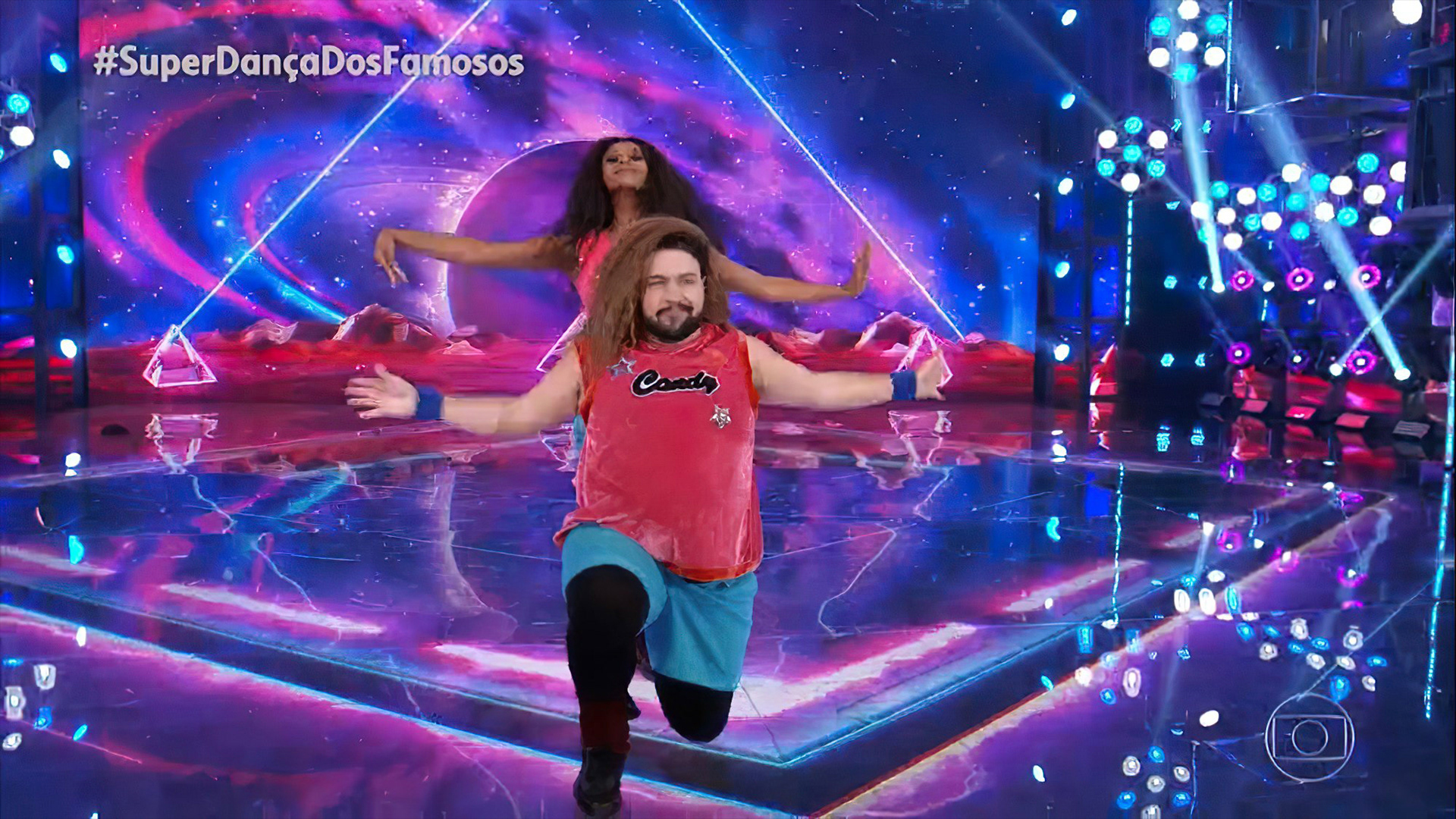 Tiago Abravanel e Brennda Martins dançam Baladão no Super Dança dos Famosos 2021