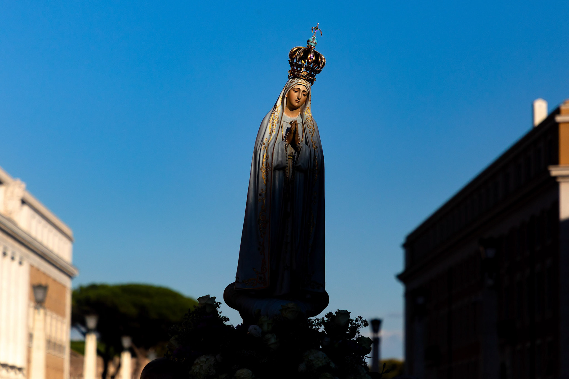 The original statue of Our Lady of Fatima is seen during a procession along the Via della Conciliazione heading toward St. Peter’s Square at the Vatican Oct. 11, 2025, ahead of a prayer vigil and recitation of the rosary for peace with Pope Leo XIV. (CNS photo/Pablo Esparza)
