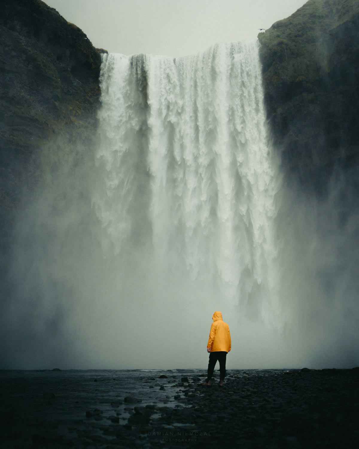 une eau excellente et pure . |  „Ska­łom trze­ba stać i gro­zić, Ob­ło­kom desz­cze prze­wo­zić, Bły­ska­wi­com grzmieć i gi­nąć, Mnie pły­nąć, pły­nąć i pły­nąć.” - AM