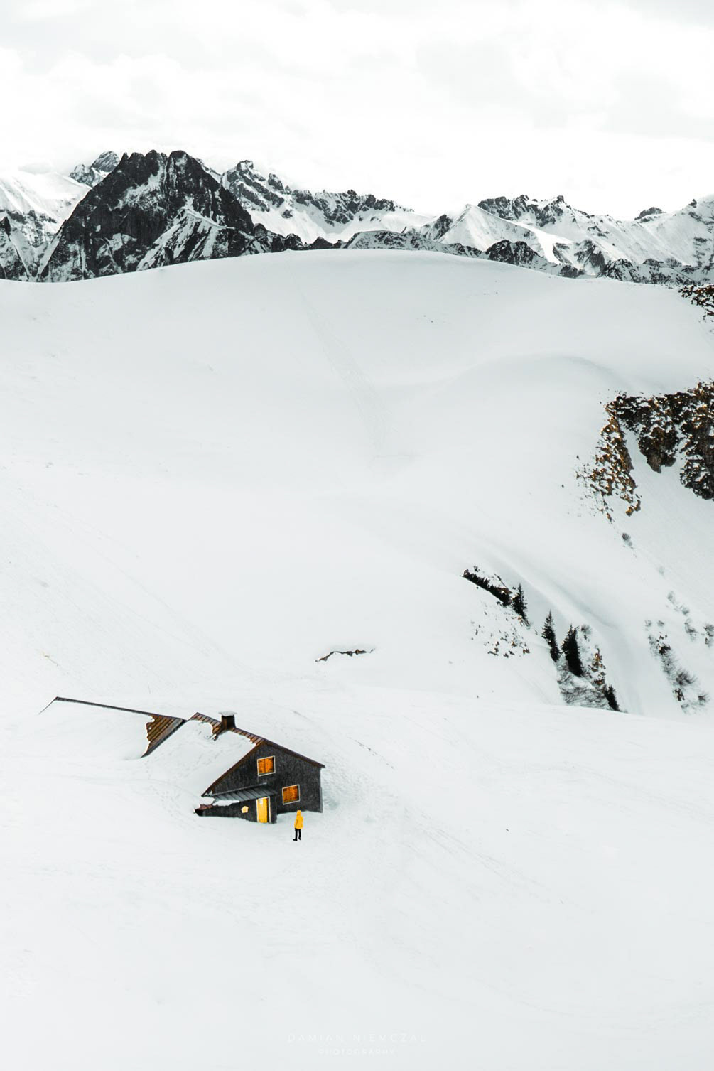 Do *** m. Na Alpach w Oberstorfie, 2019 | "Nigdy, więc nigdy z tobą rozstać się nie mogę! Morzem płyniesz i lądem idziesz za mną w drogę, Na lodowiskach widzę błyszczące twe ślady I głos twój słyszę w szumie alpejskiej kaskady, I włosy mi się jeżą, kiedy się oglądam, I postać twoję widzieć lękam się i żądam..." - AM