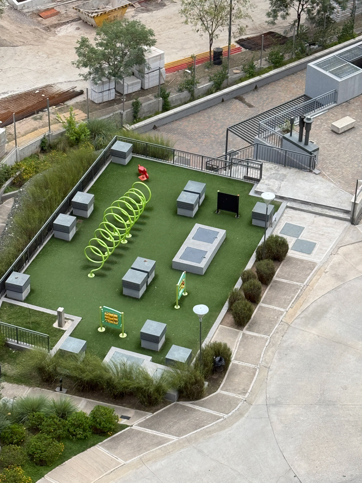 AREA DE JUEGOS INFANTILES