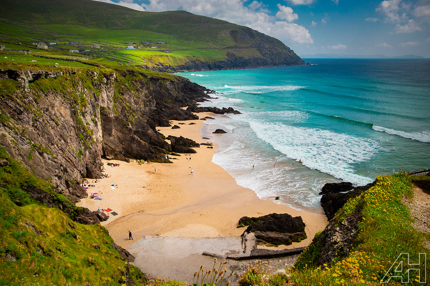 Coumeenoole Beach