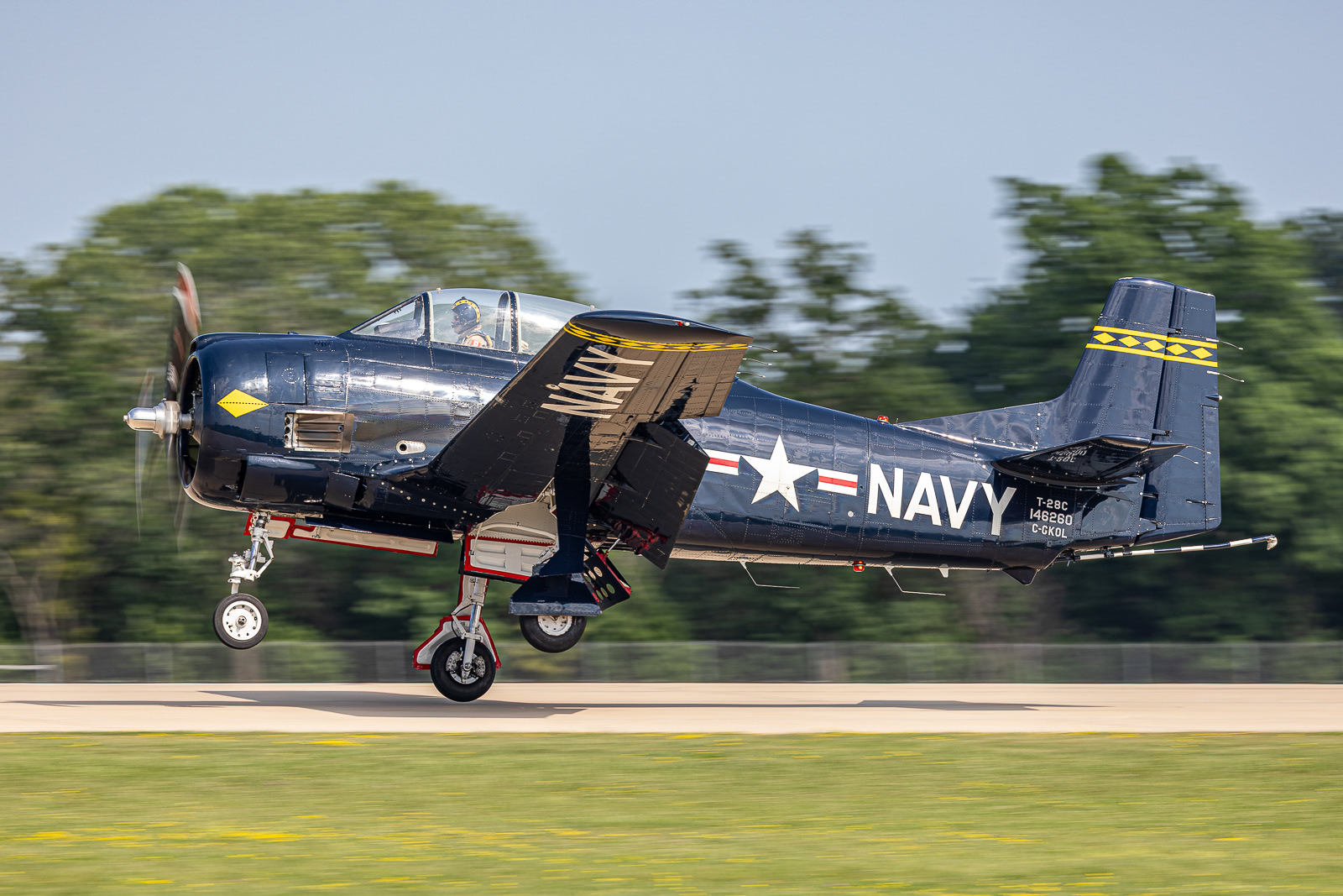 T-28C Trojan / C-GKOL