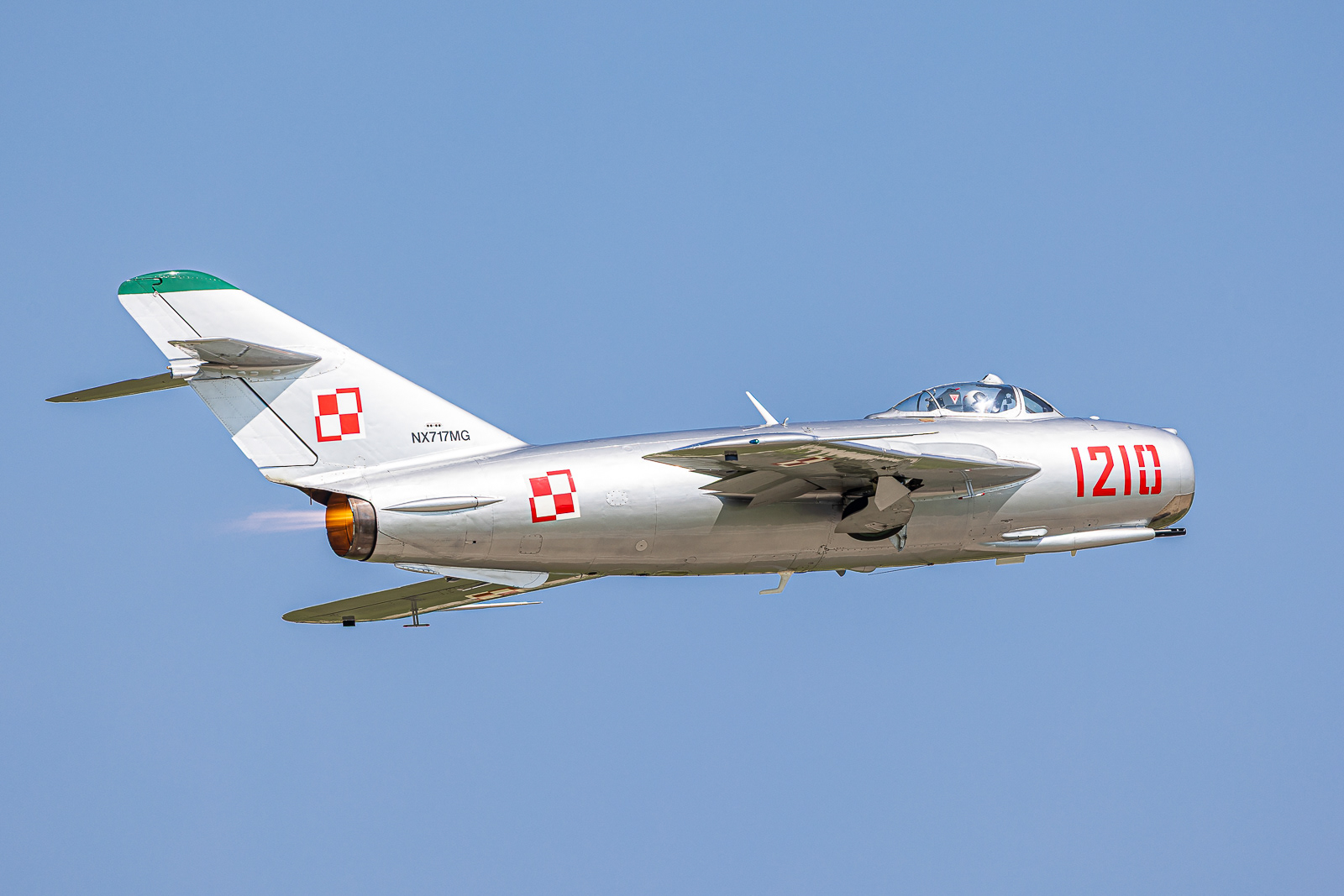 Lim-5 Fresco / NX717MG 