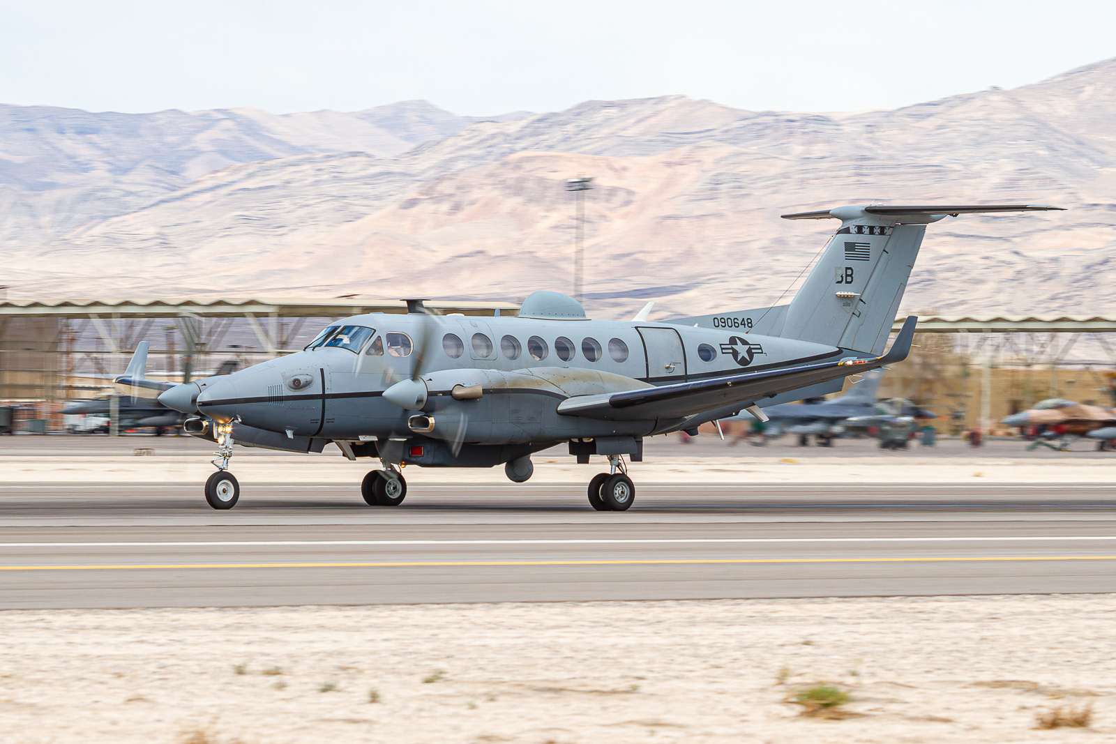 MC-12W Liberty / 09-0648