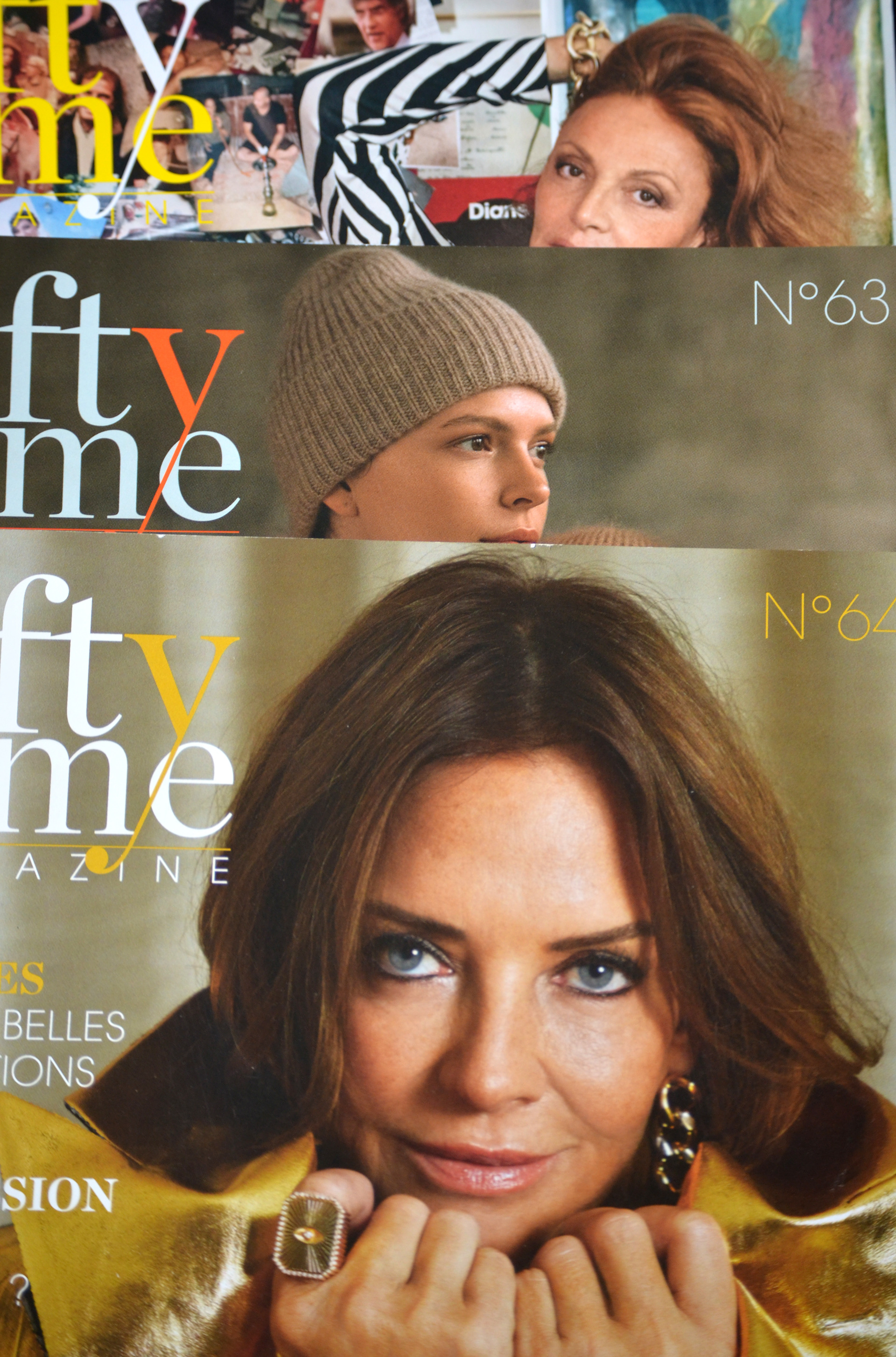 illustratrice pour le magazine fifty and me depuis 2022