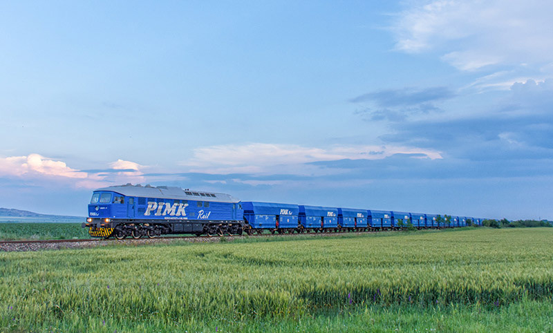 Ludmilla Bliss / PIMK Rail