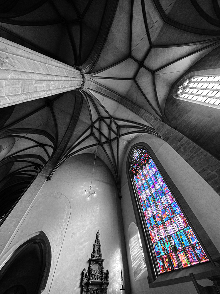 Photograph of the stained glass window of Erfurt Cathedral, Germany