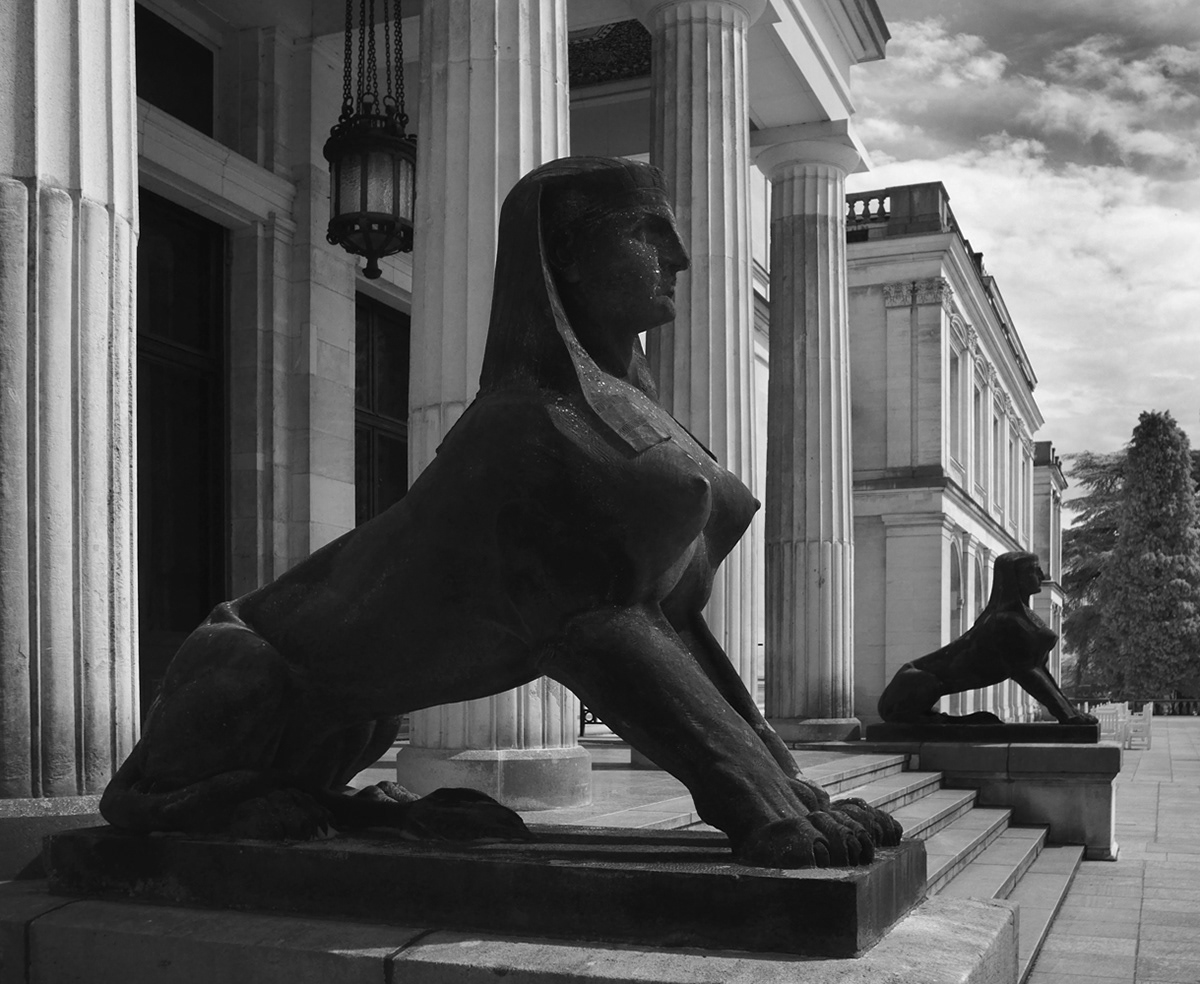 Black and white photograph ofVilla Hügel, Essen, Germany