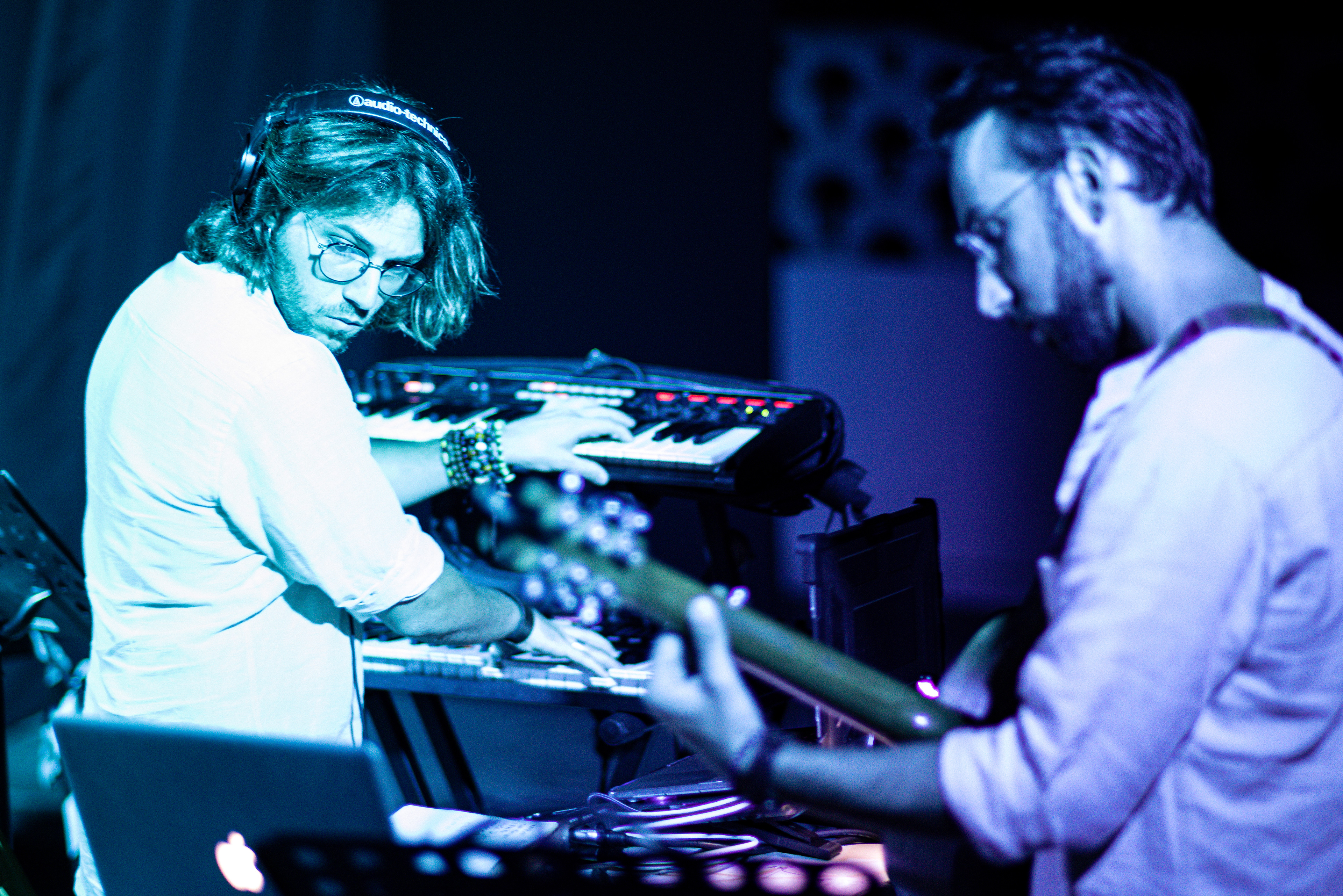 Rocanrolla Photo - Macalevi