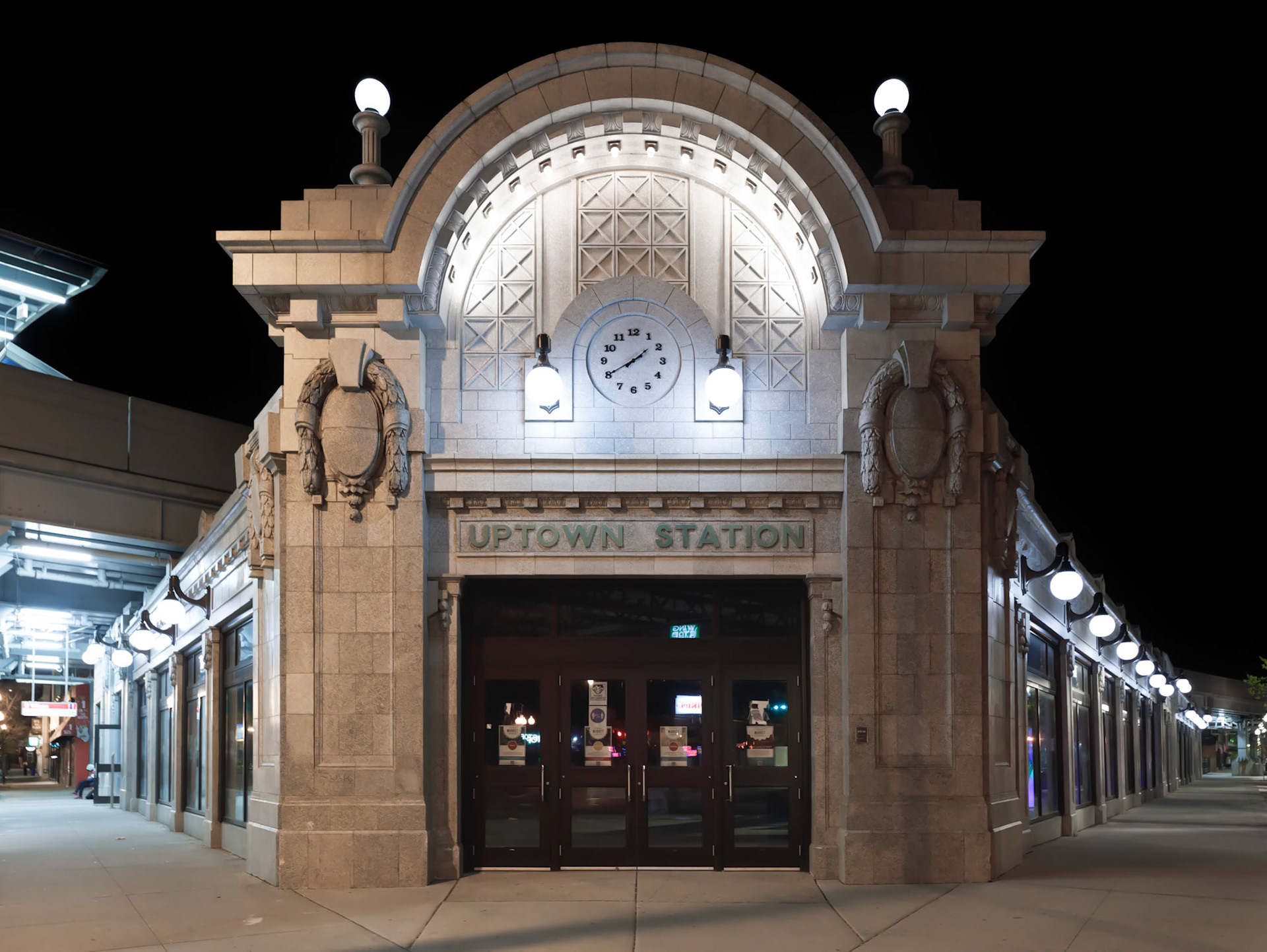 The Uptown "l" station