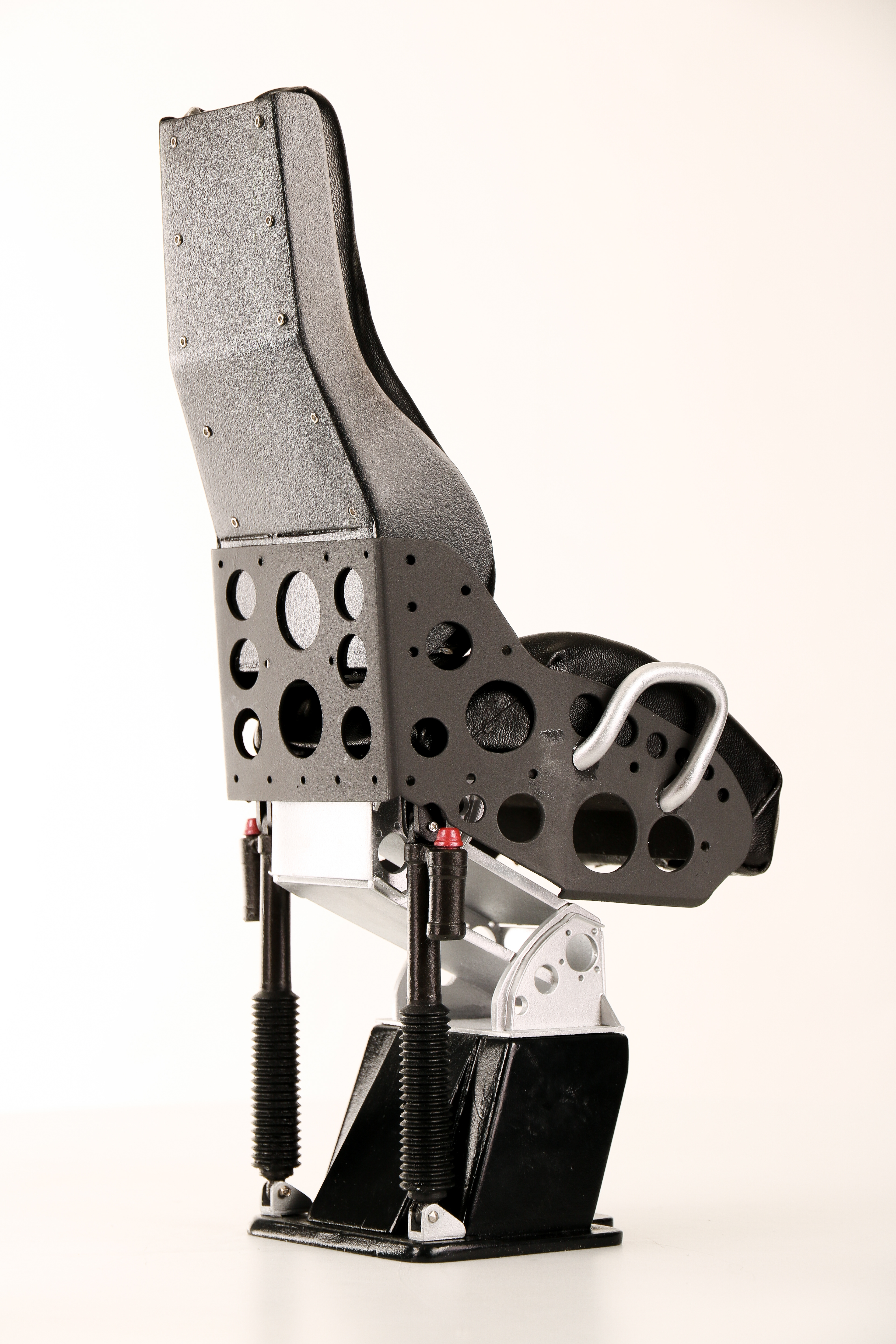 Ullman Dynamics Seat