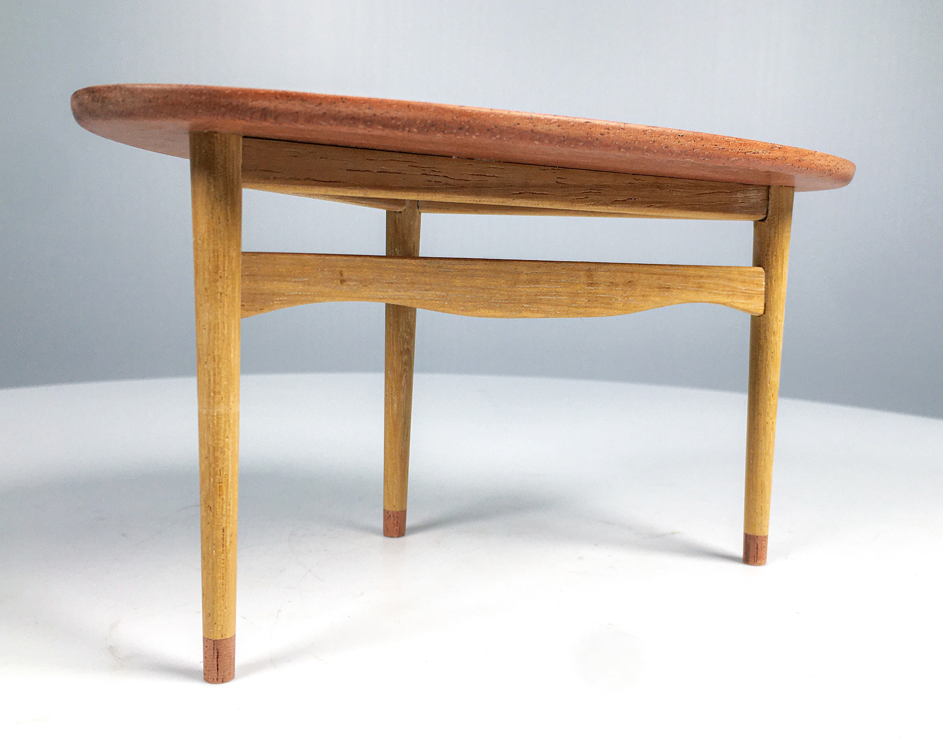 Juhl's Eye Table