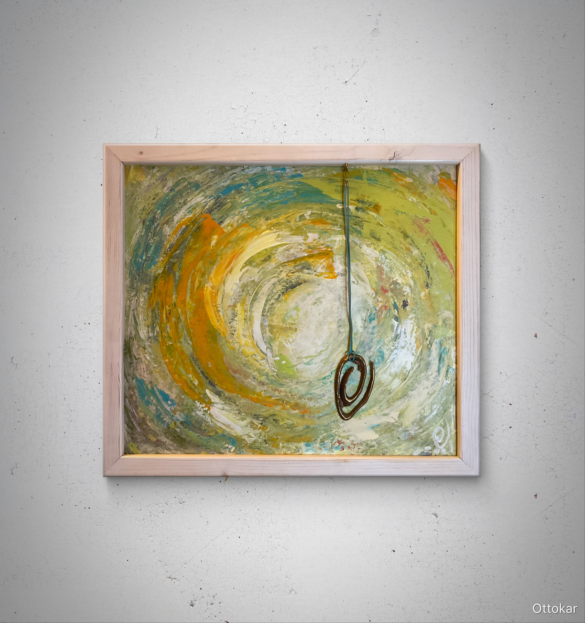 "Rõõm" 2021; akrüülmaal koos pronksist ehtega (nahkpael, kergesti pildilt eemaldatav ja tagasi paigutatav); mõõdud: 47 x 42cm (koos puitraamiga); hind: 350.- eur
