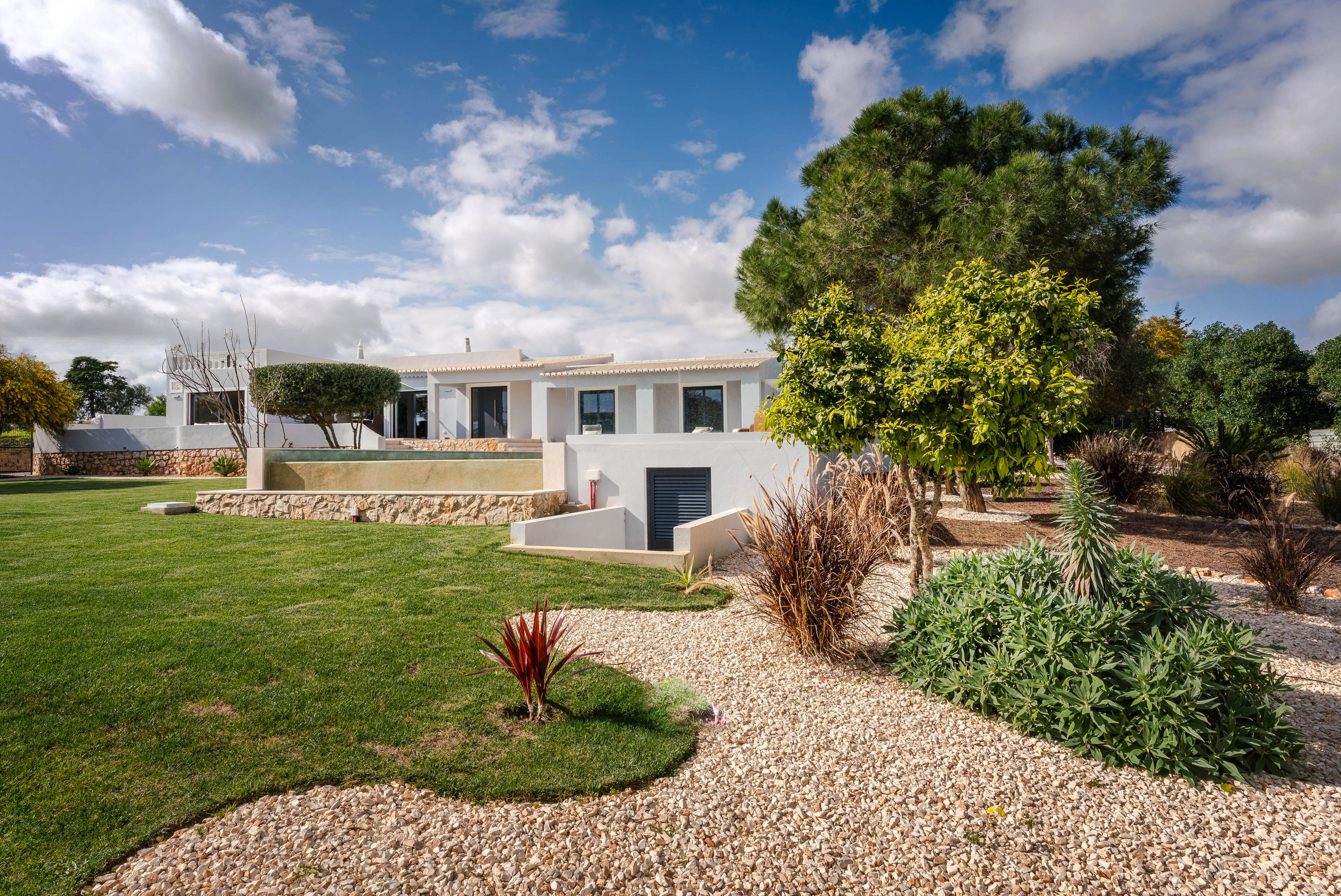 Contemporary architecture in Lagos, Portugal – exterior with natural textures.
