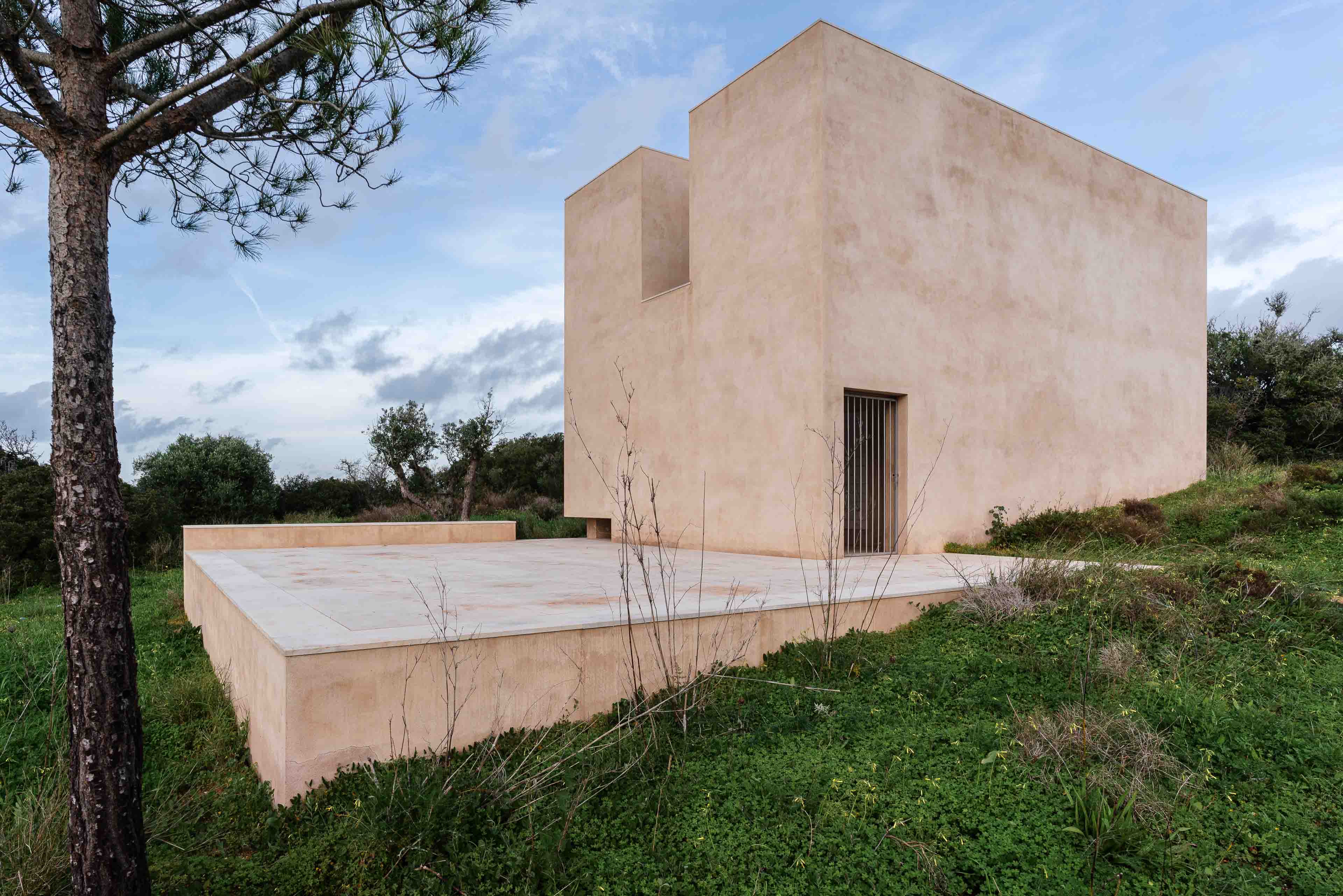 Capela do Monte - Portuguese architecture by Alvaro Siza