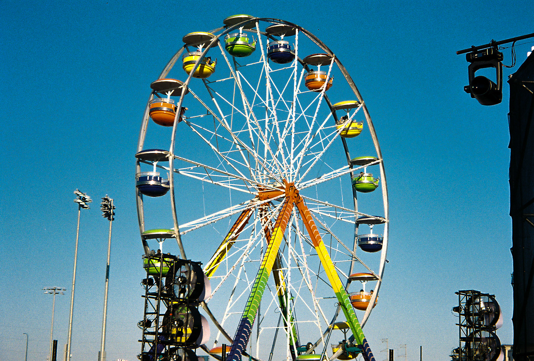 hands in the air if you made it - Image 13