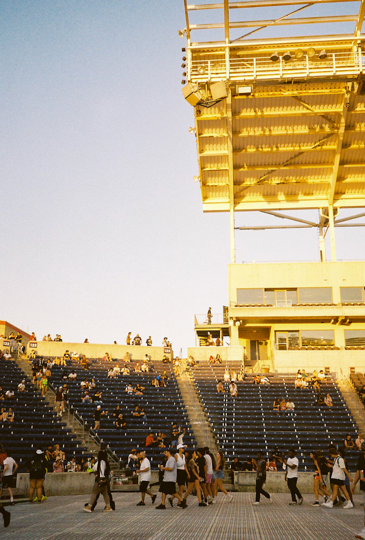 hands in the air if you made it - Image 90