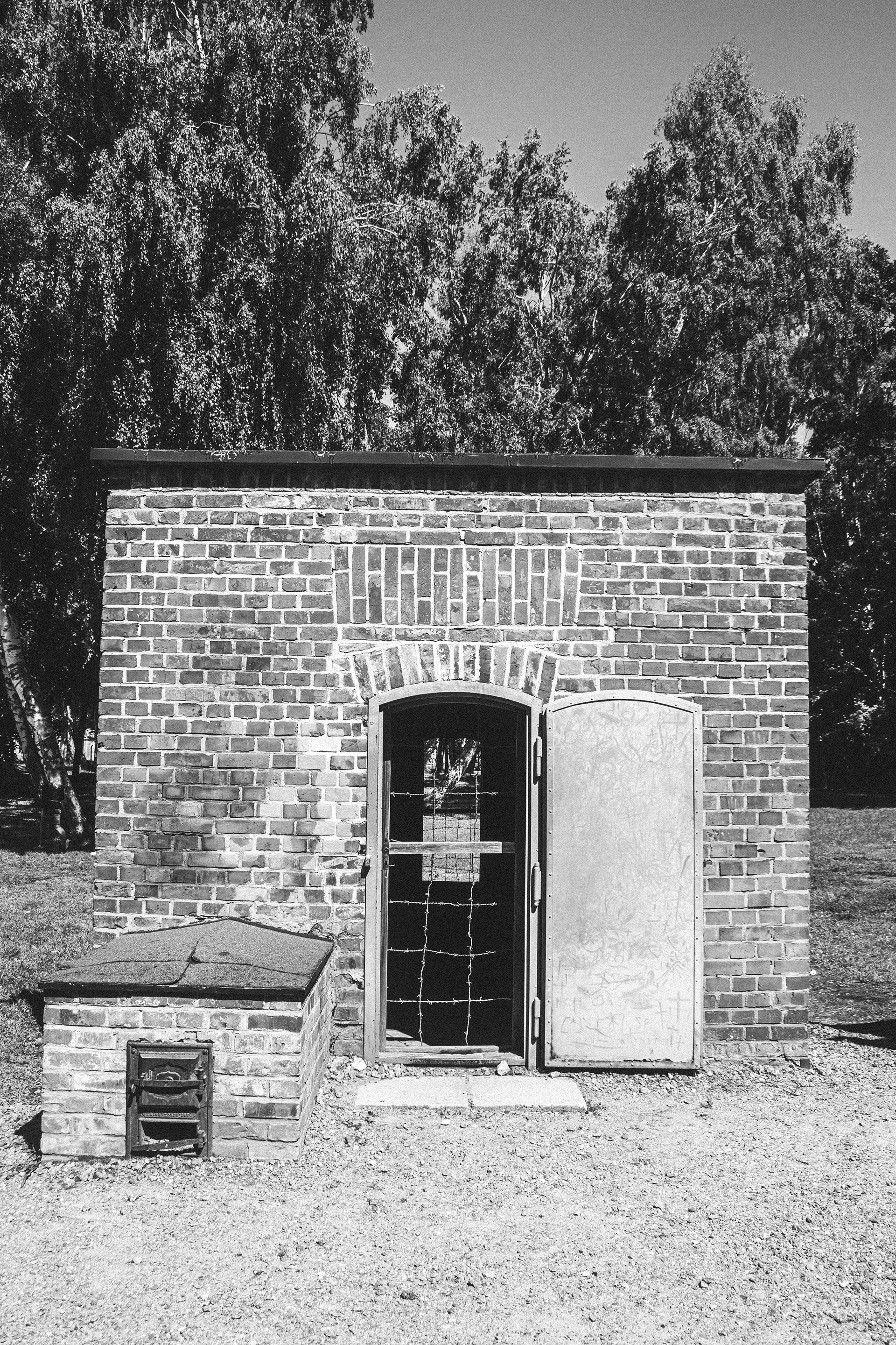 The gas chamber.