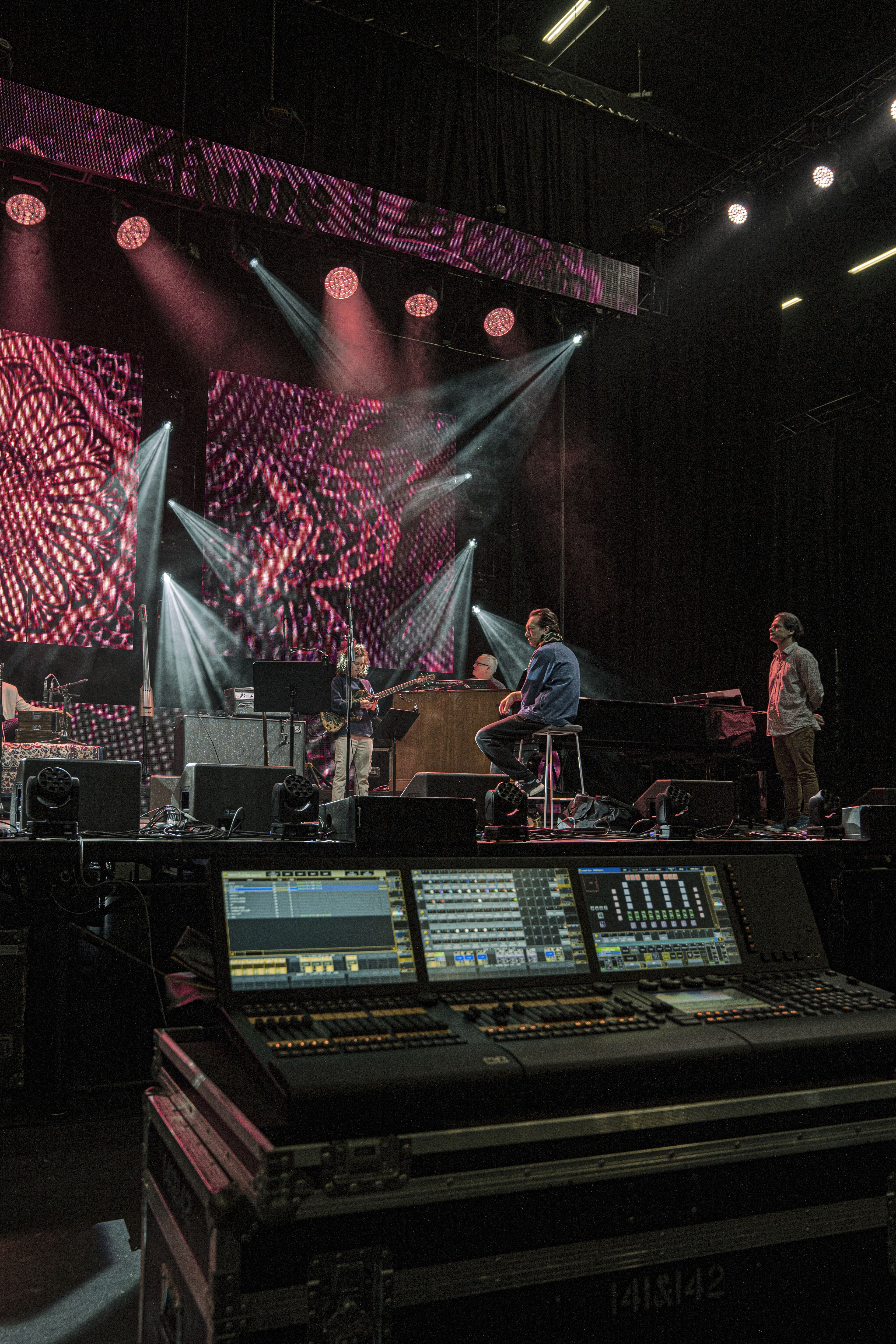 Backstage - Silver scrolls 2020