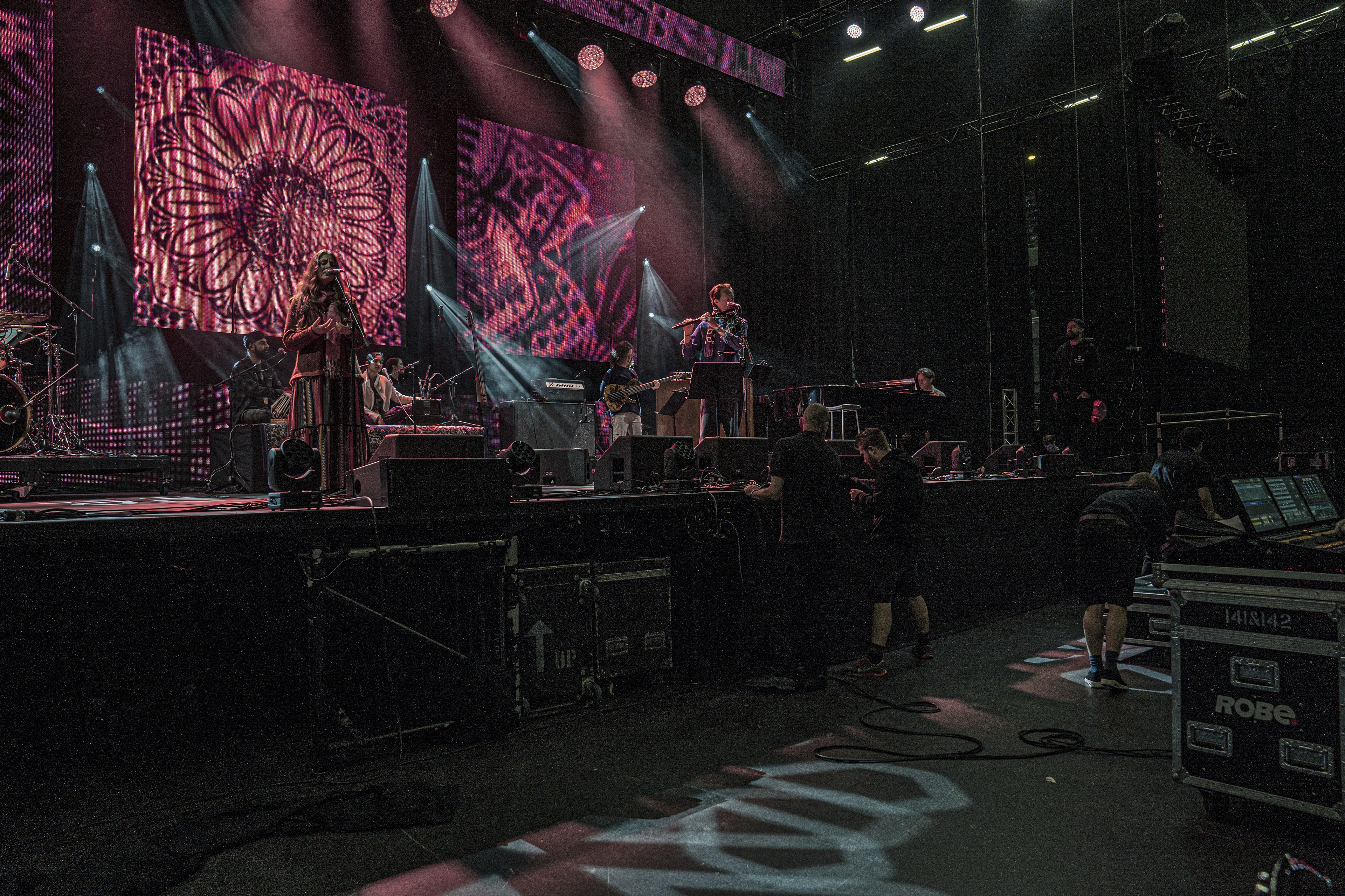 Backstage - Silver scrolls 2020