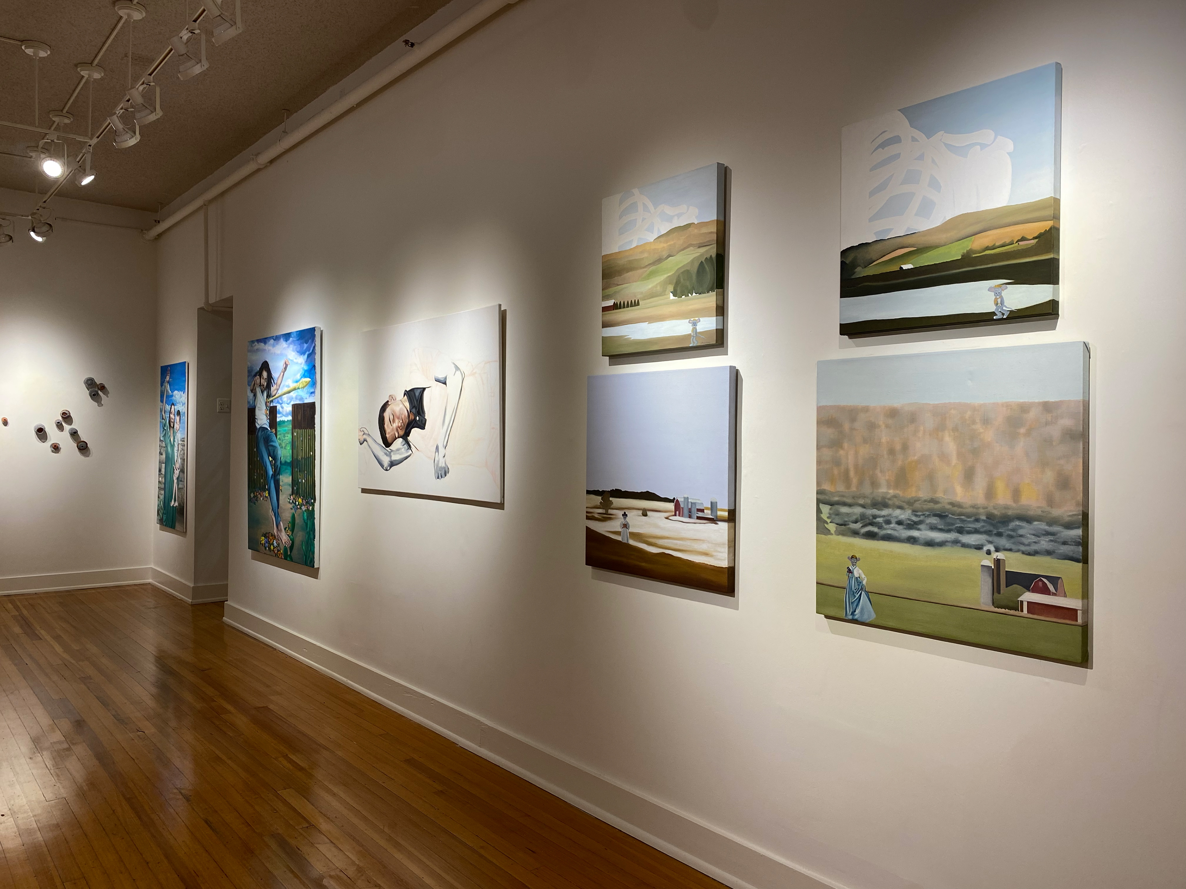 Foreground paintings: Sunhee Jung, Artist