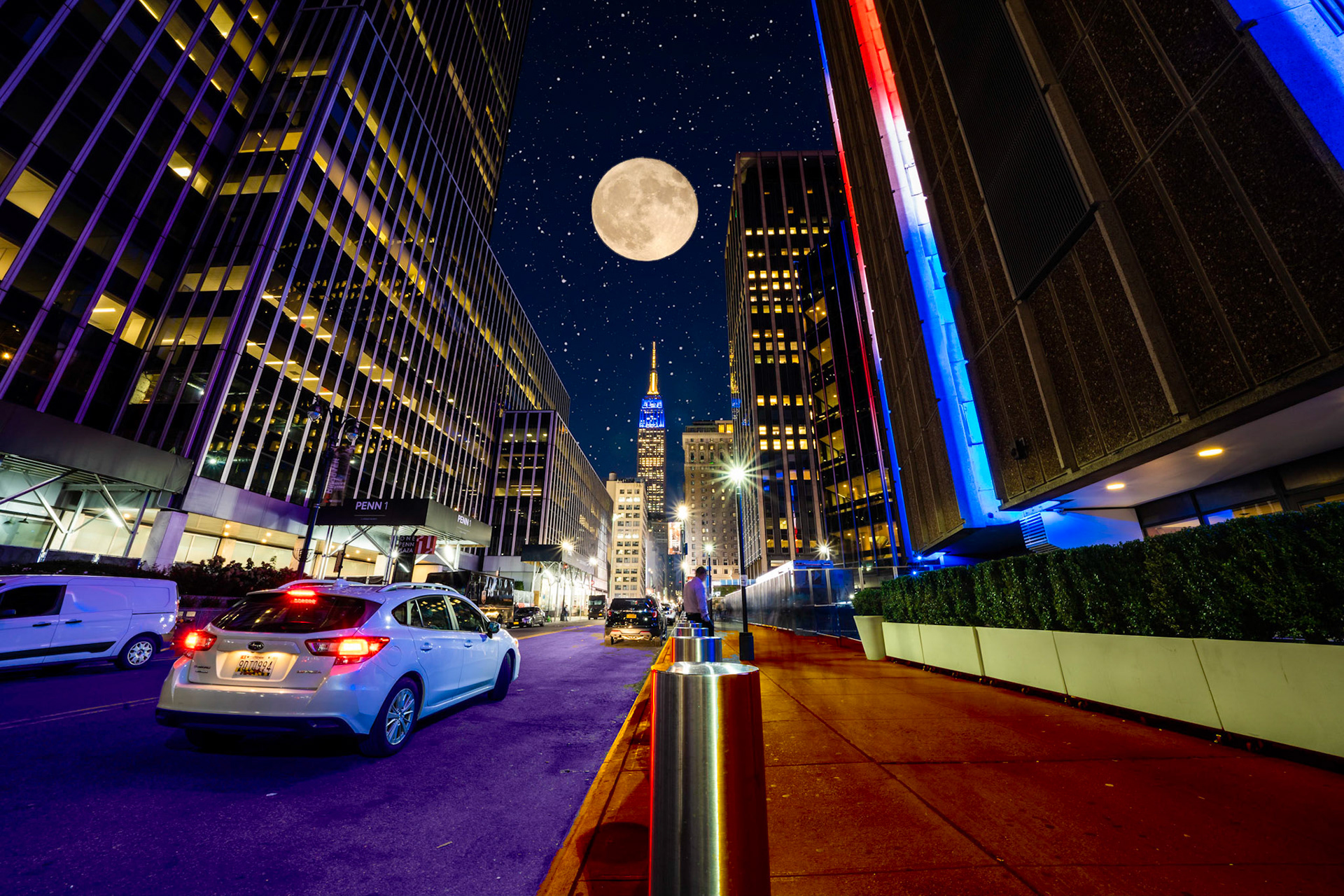 NY NY It's a Hell of a Town!  Went to Photo Expo and stayed till after dark.  34th Street by Penn Station and the Empire State Building.If You Like What You See Please Follow Me!Prints and Images available#NotYourAvgPhotoJoeAlso Follow @notyouravgjoe#MadeWithPlatypod#Platypod#PlatypodUltra#nyc #newyork #newyorkcity #brooklyn #manhattan #ny