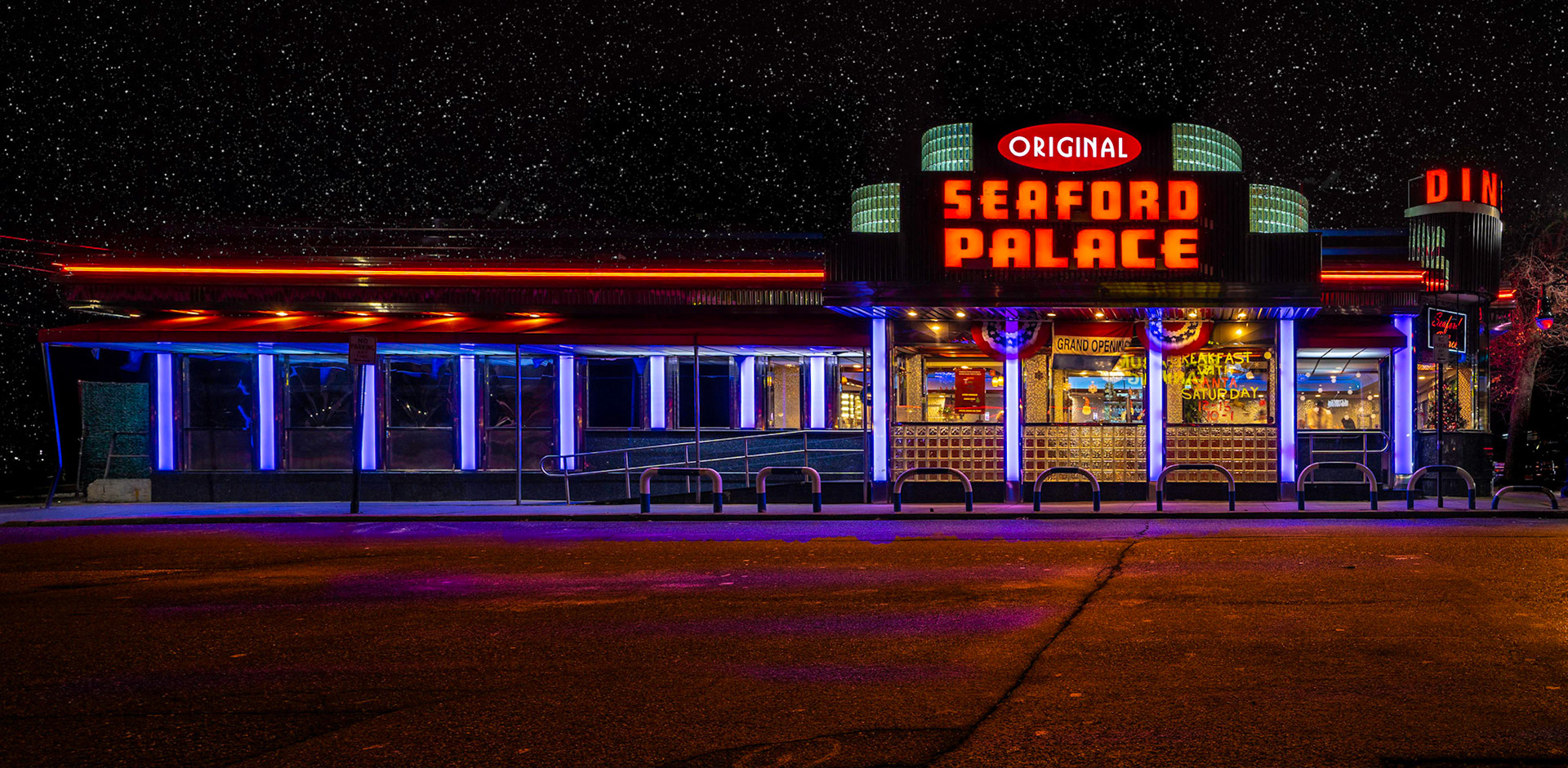 Love that Neon!If You Like What You See Please Follow Me!Prints and Images available#NotYourAvgPhotoJoe#NeonAtNight....Made With #platypod#goandcapturethelight#rawsterphoto#illgramers#illegalvisuals#thevisualcollective#ig_color#thecoolmagazine#weekly_feature#igshotz#news12li#newsday#longisland#PatchLI#discoverlongisland #lislandstrong #exploreliny #dinner#restaurant#neon#neonlights#instagram#neonart#retro#streetstyle#night#KelbyOnePics