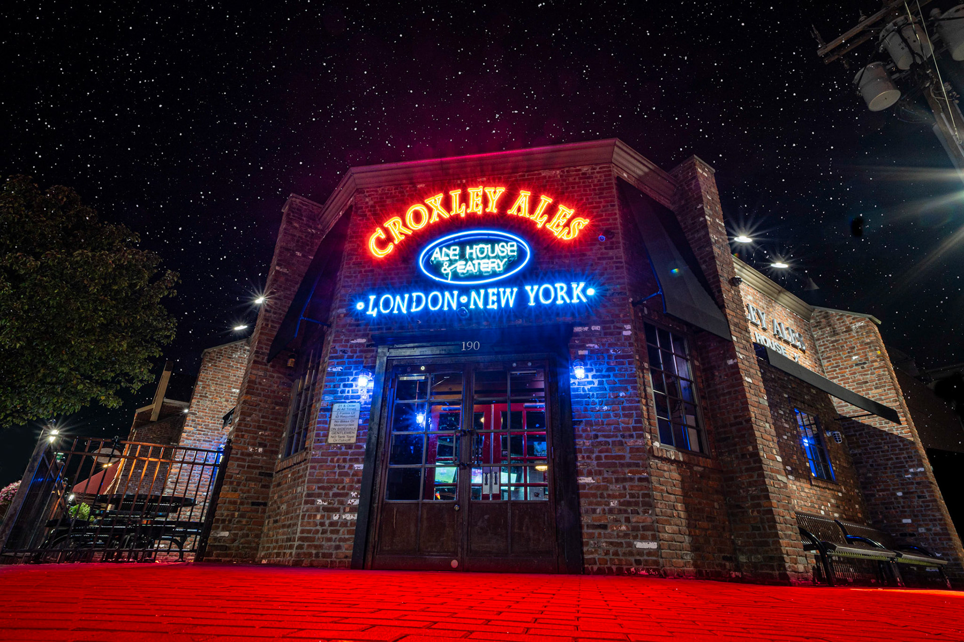 Croxleys Ale has six locations.  The one pictured here is located at 90 Main StFarmingdale, NY  They are a Sports Bar that prides themselves on Wings and Craft Beer.The company was established in 1992 and has a variety of Menus from Brunch, Lunch, Wings and other appetizers and let's not forget deserts!Hours are Noon till 2am but the kitchen closes at 1 AMIf You Like What You See Please Follow Me!Prints and Images available#NotYourAvgPhotoJoeAlso Follow @notyouravgjoe#sportsbar #bar #beer #happyhour #foodporn #football #craftbeer #foodie #food #sports #drinks #cocktails #foodgasm #restaurant #pub #nightlife #livemusic #billiards #fun #nfl #eeeeeats #yummy #goodeats #cheesefries #lieats #delish #croxleys #yummm