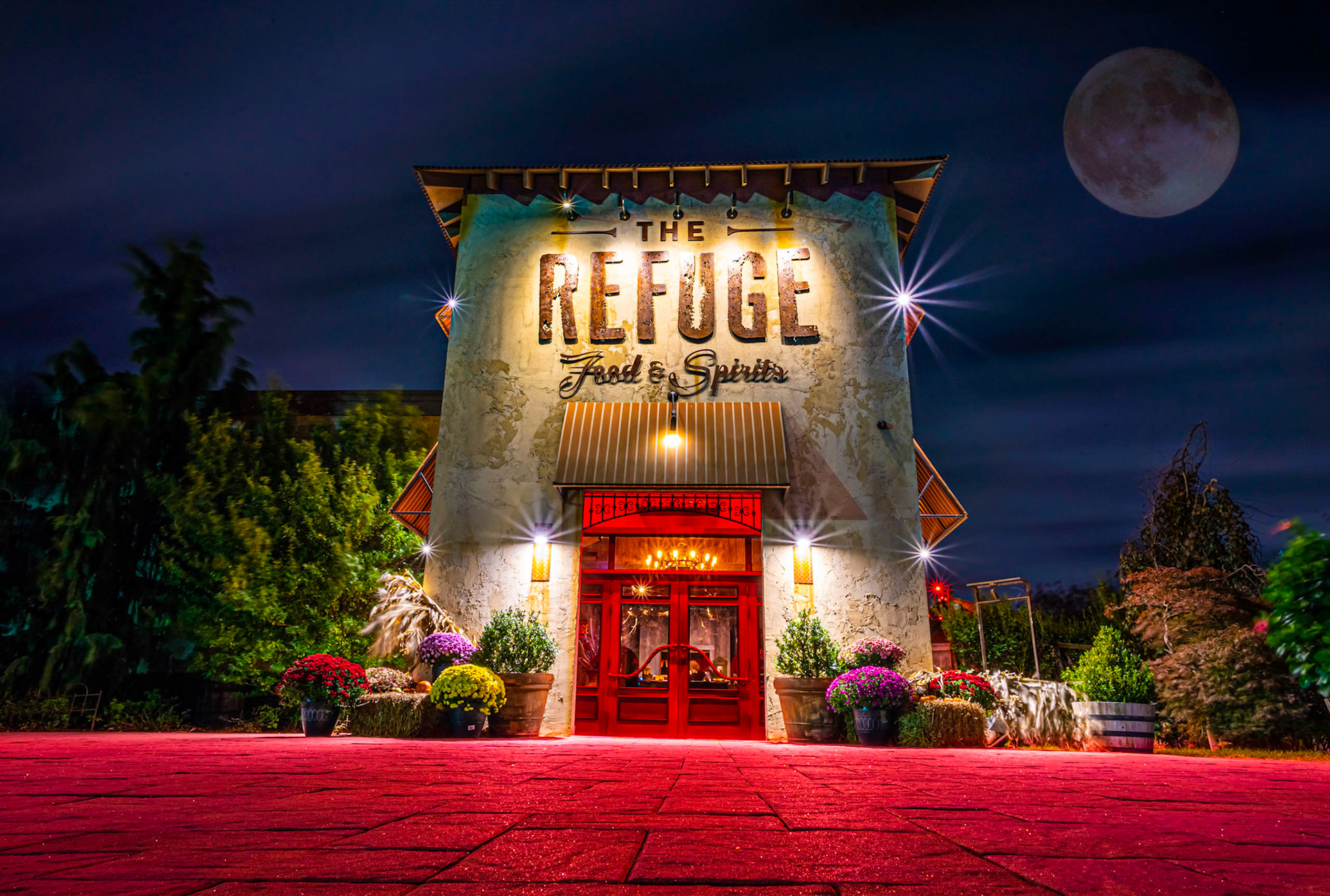 Here's another angle on The Refuge Route 110 Melville, NYRegarded as one of the most popular restaurants on Route 110 in Melville and one of the best restaurants on Long Island, The Refuge offers a modern twist on Italian and Latin cuisine with a nod to the classics. Join us for the best happy hour on Long Island Monday through Friday from 4- 7pm. Dine outside on our beautiful patio and don’t forget, the Refuge has one of the most popular Sunday brunches on Long Island.If You Like What You See Please Follow Me!Prints and Images available#NotYourAvgPhotoJoeAlso Follow @notyouravgjoe#MadeWithPlatypod#restaurant #food #foodie #foodporn #instafood #dinner #bar #lunch #delicious #chef #yummy #cafe #foodstagram #foodphotography #foodlover #instagood #hotel #love #foodblogger #wine #foodies #drinks #summer #foodgasm #tasty #travel #eat #restaurante