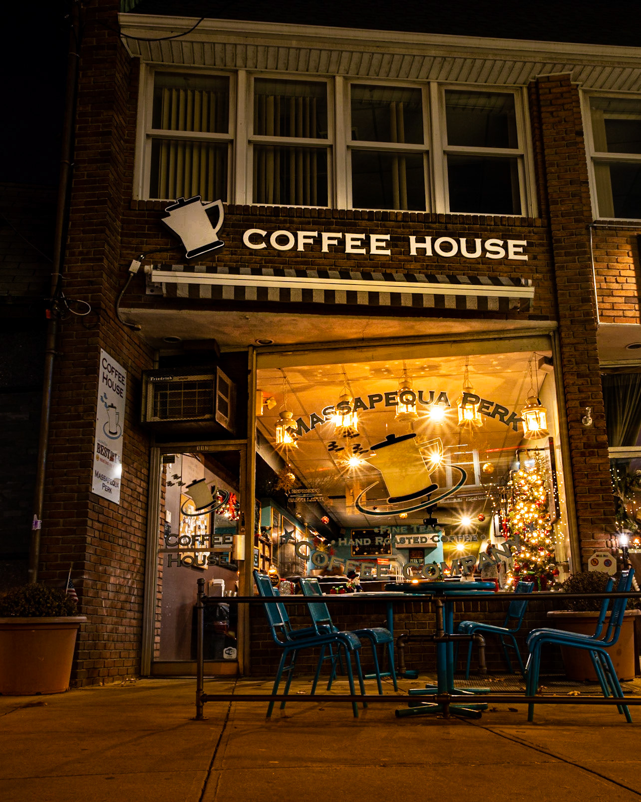 Massapequa Perk,  Front Street Massapequa ParkCool Quaint Coffee ShopIf You Like What You See Please Follow Me on Instagram!#NotYourAvgPhotoJoeFollow @notyouravgjoeFollow @notyouravgjoe.neon#MadeWithPlatypodAll Right ReservedAll Images © Joe Pellicone, Images may be shared on social media with credit. For information about Prints or Commercial use of these images, please message me or email NotYourAvgPhotoJoe@gmail.com#coffeeshop #coffee #cafe #coffeetime #coffeelover #espresso #barista #coffeeholic #coffeeaddict #latte #kopi #coffeelovers #coffeegram #latteart #coffeehouse #instacoffee #kopiindonesia #food #coffeebreak #specialtycoffee #coffeeart #cappuccino #breakfast #baristalife #coffeelove #kedaikopi #caffeine