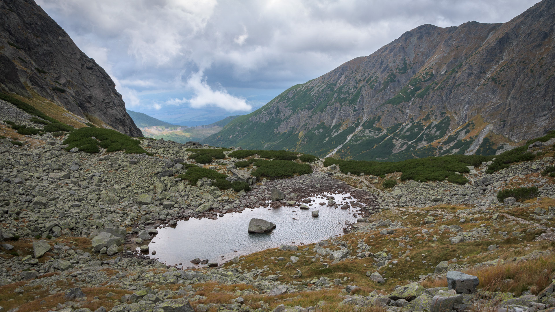 Červené pleso nad Chatou pri Zelenom plese