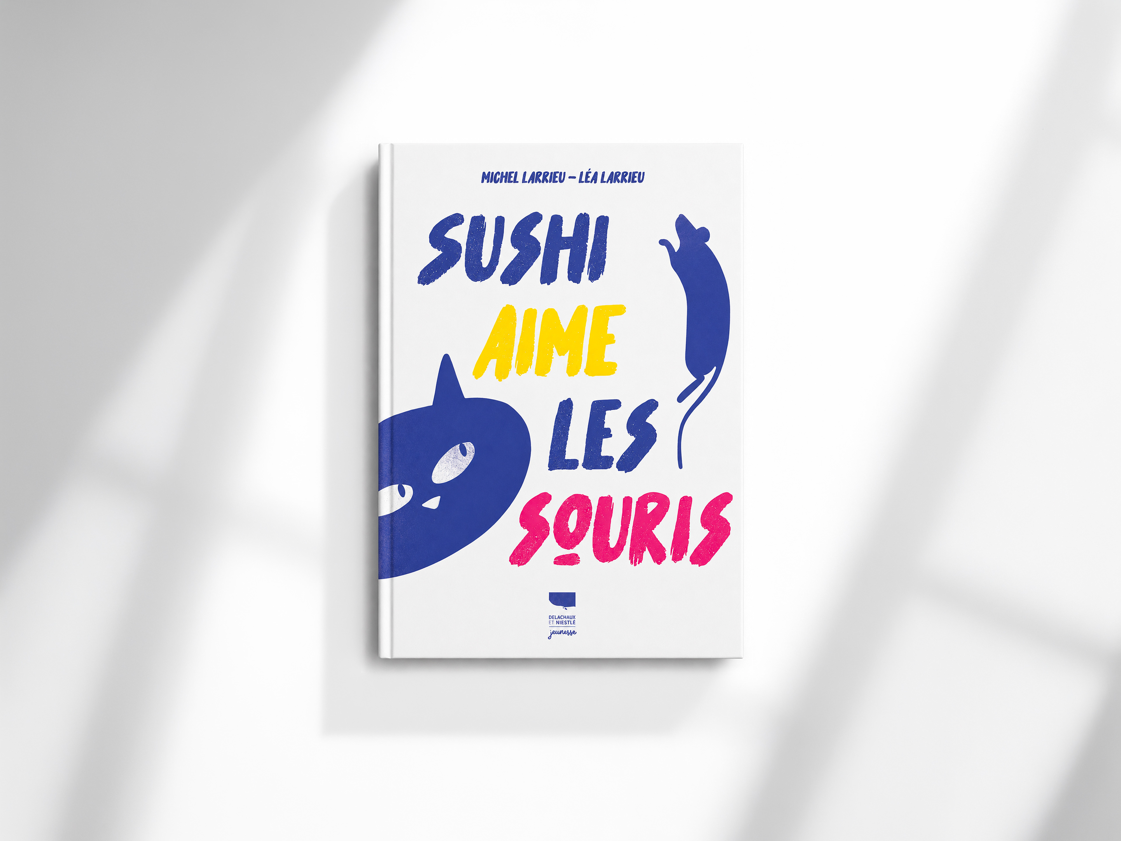 Illustration et direction artistique de l'album jeunesse Sushi aime les souris. Réalisé en papier découpé. Illustration and editorial design for Sushi Loves Mice, a children's picture book created using paper cut illustrations.