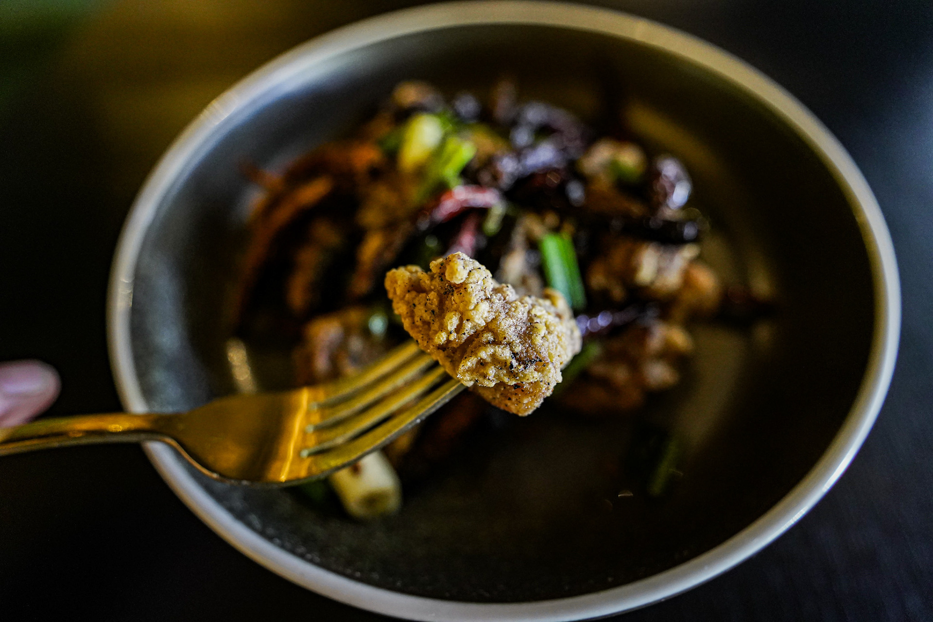 A close photo of sichuan chicken