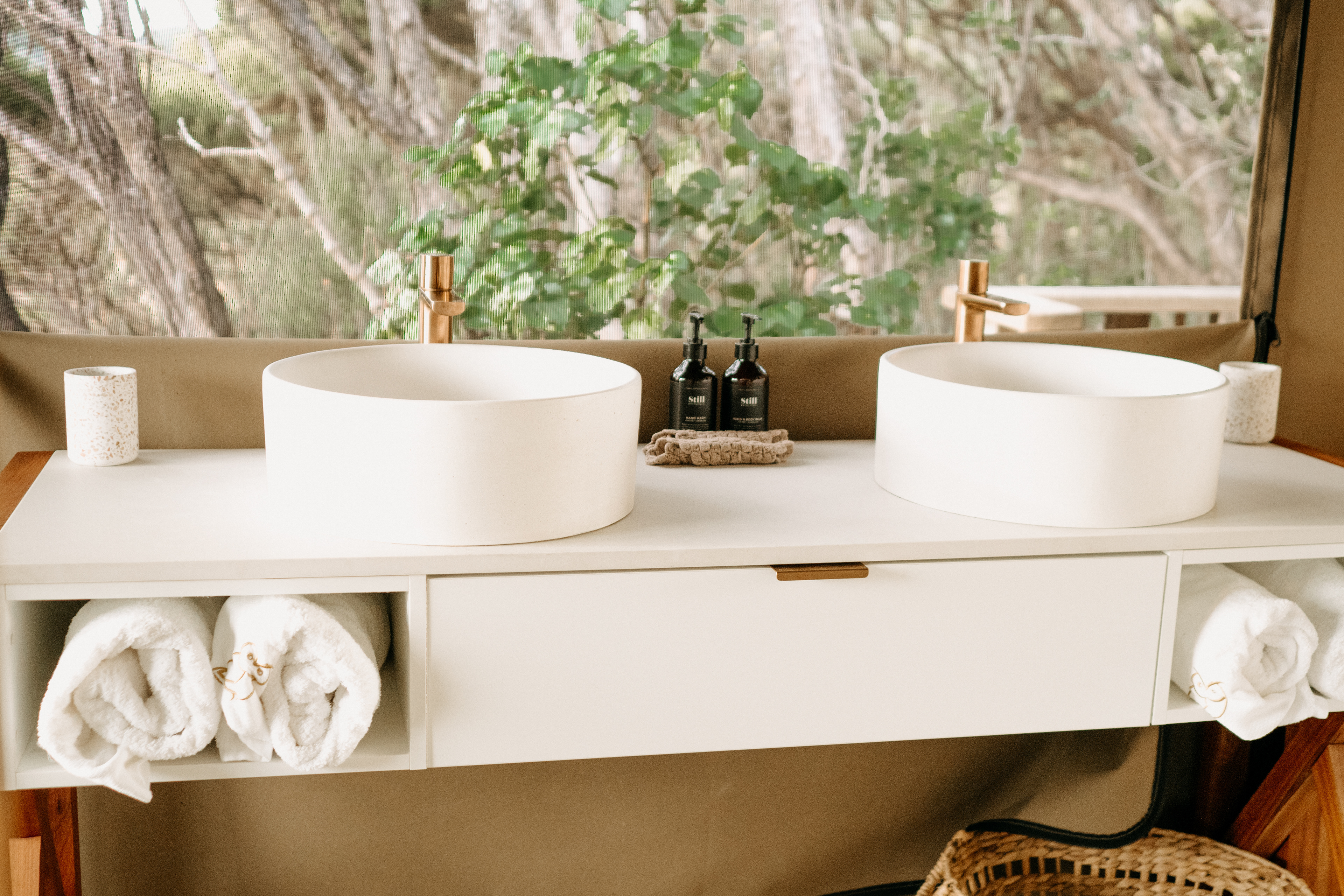 Drift Off Grid (Klara Hosinska, Clarushie)