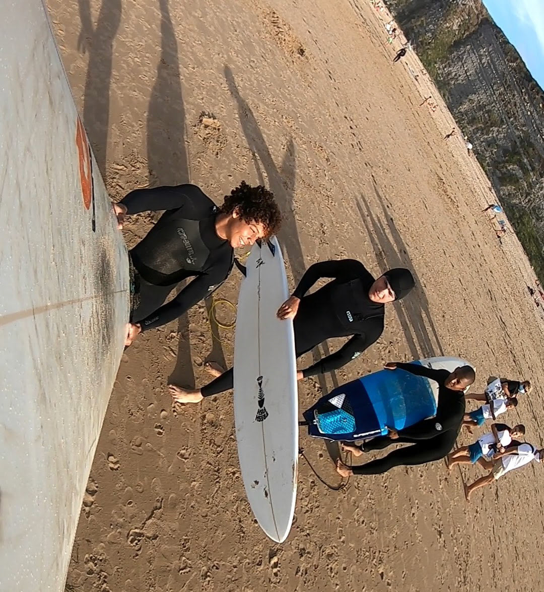 Surfer selfi of 3 Man