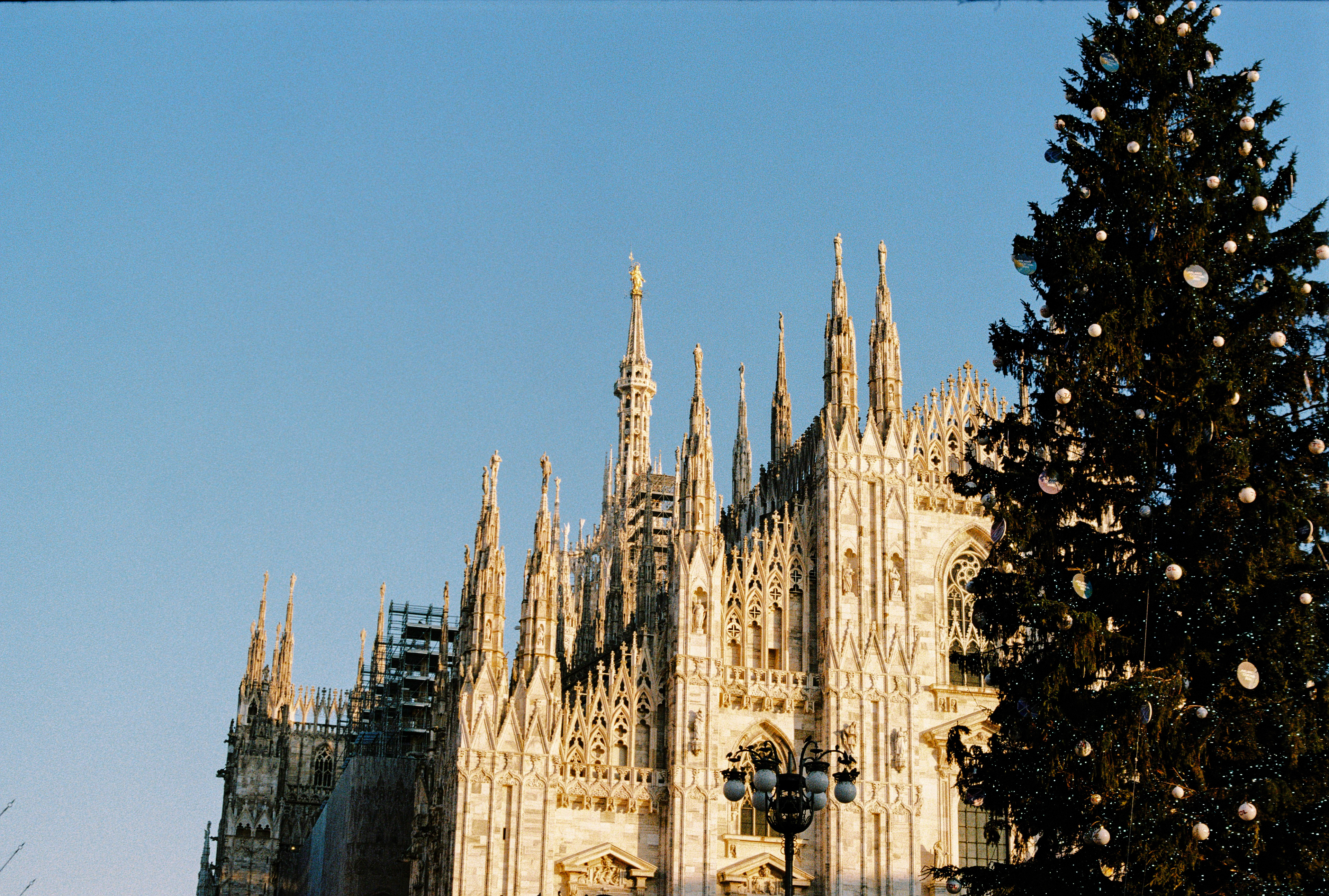 Christmas at the Duomo. 35mm, Canon FT QL.
