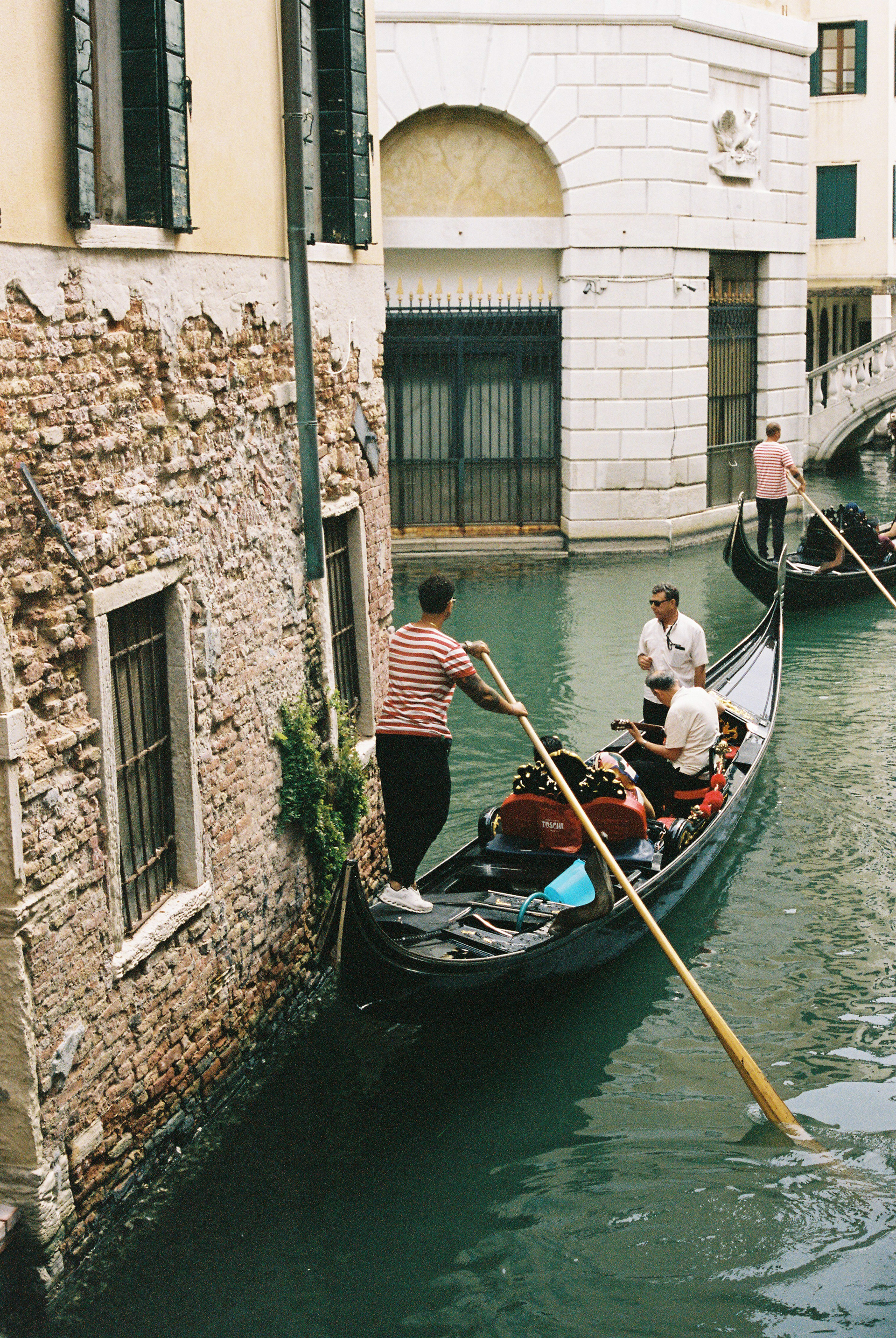 Gondolier. 35mm, Canon FT QL.