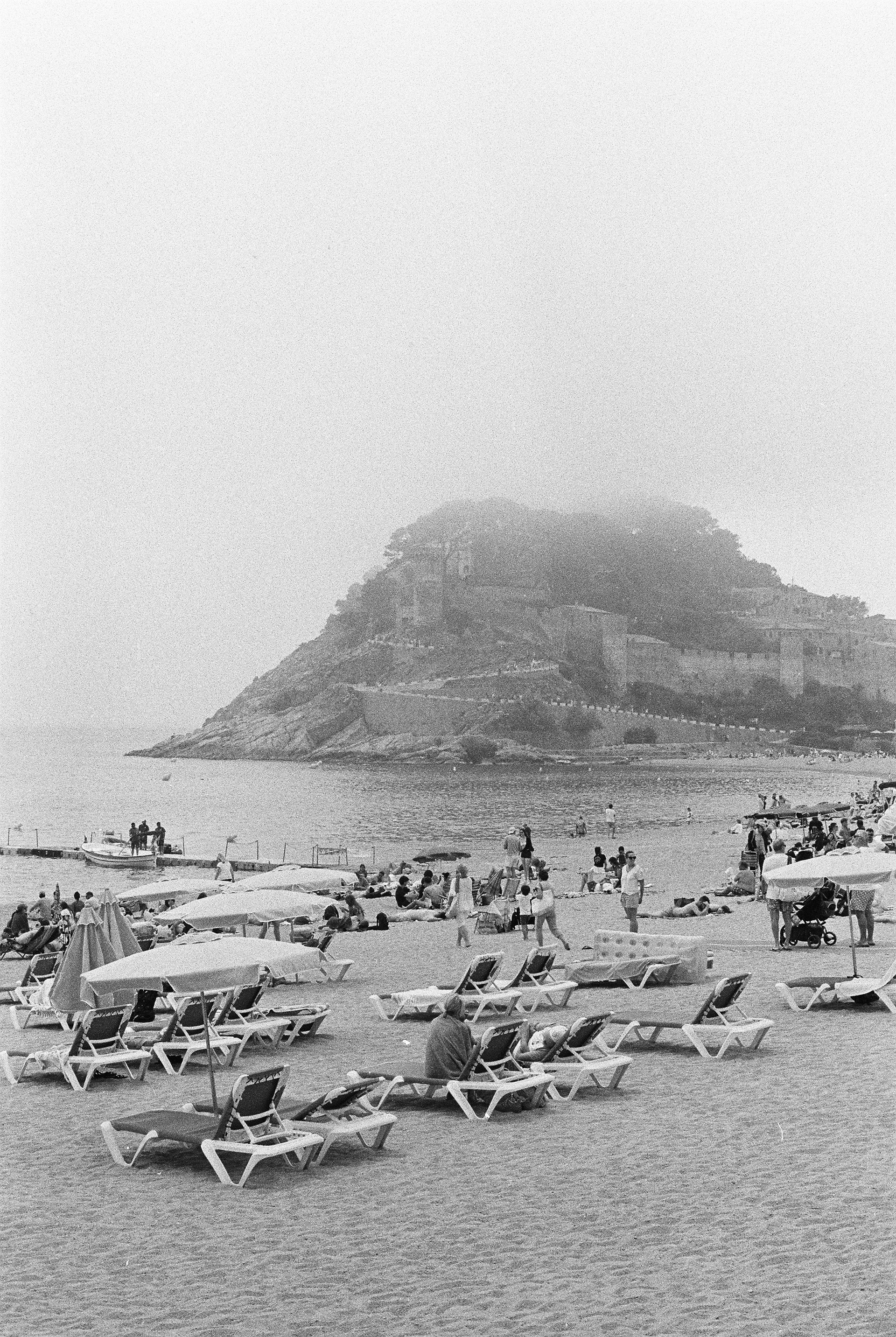 Platja Gran in fog. 35mm Canon FT QL.
