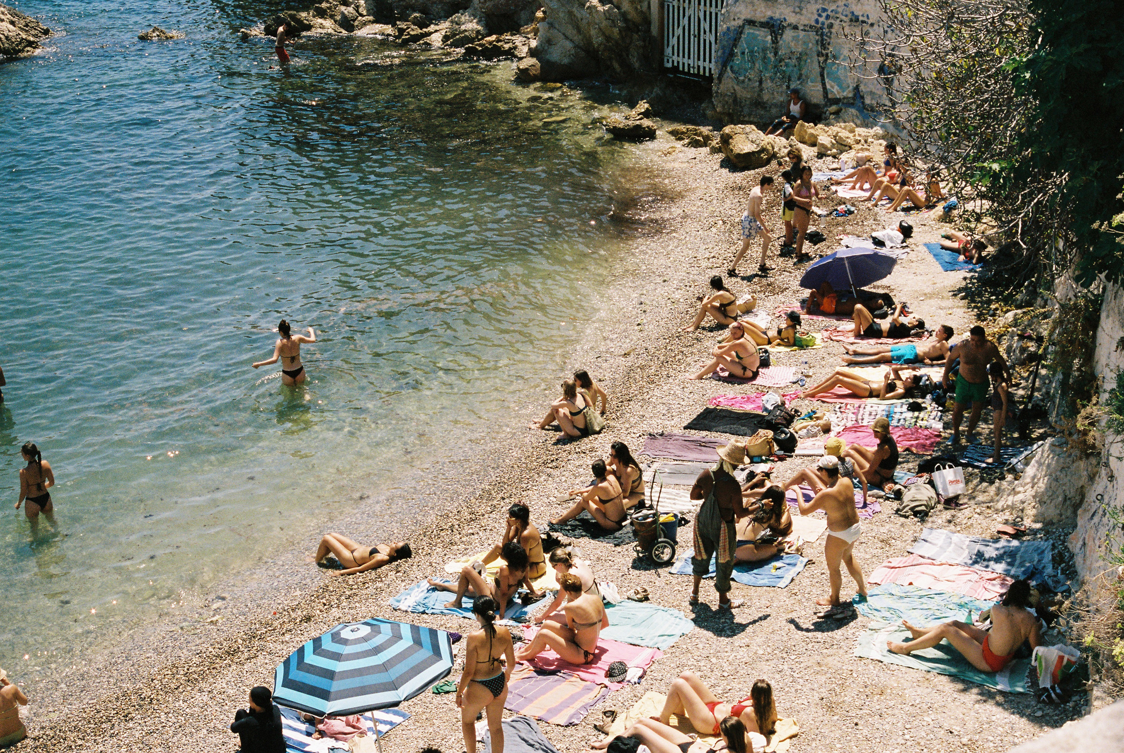 Rocky Beach. 35mm, Canon FT QL.