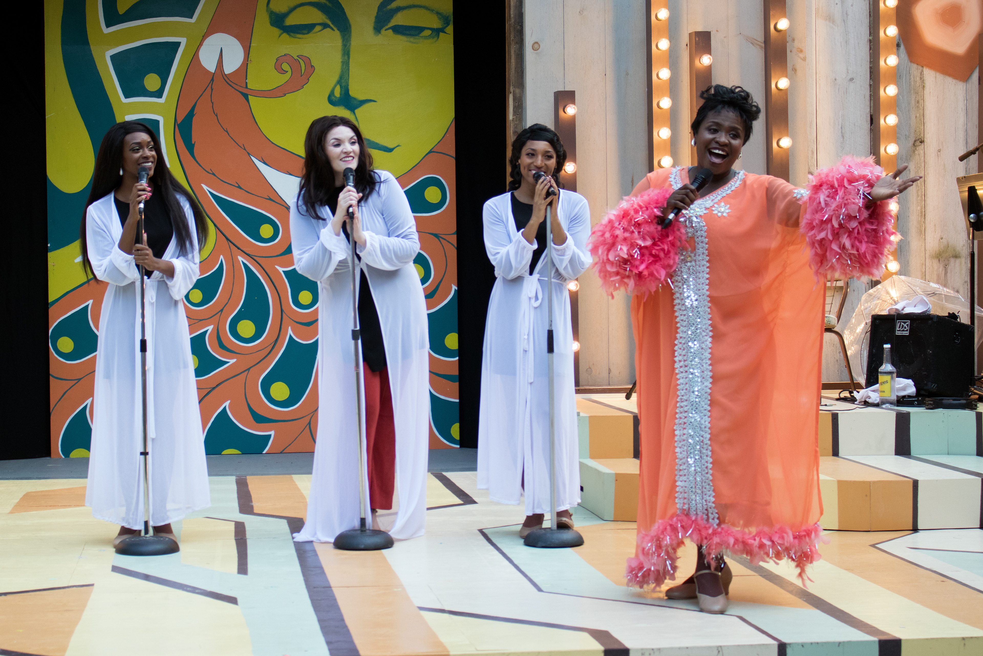 BEEHIVE: THE 60s MUSICAL