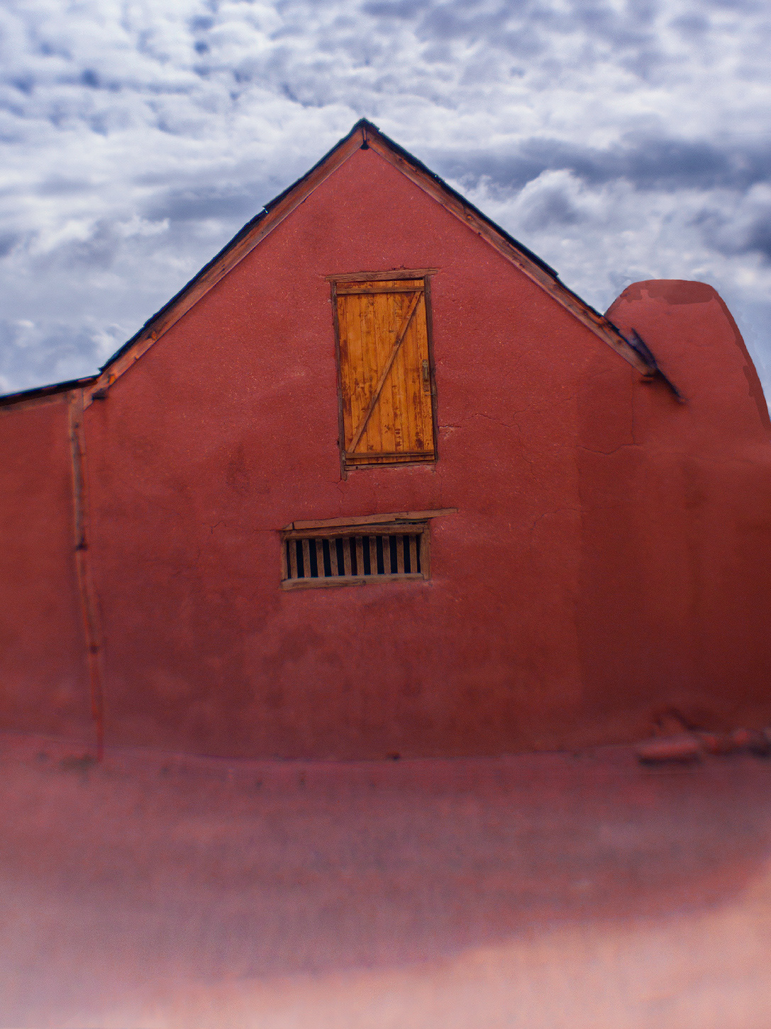 Adobe Barn, Los Golondrinas