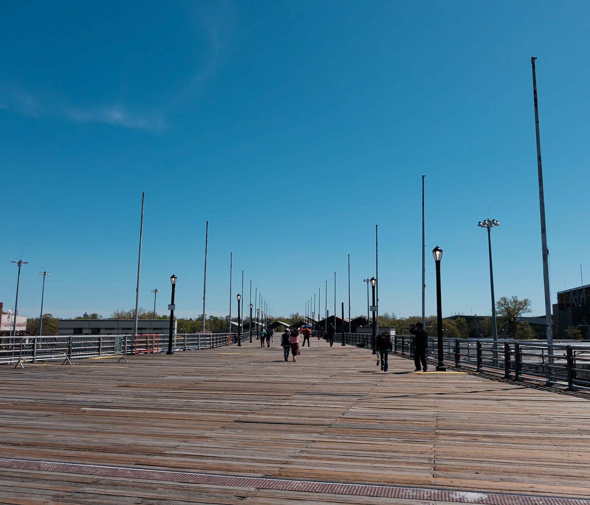 Walk from Subway Station to Entrance of Flushing Meadows Corona Park Aprill 2024