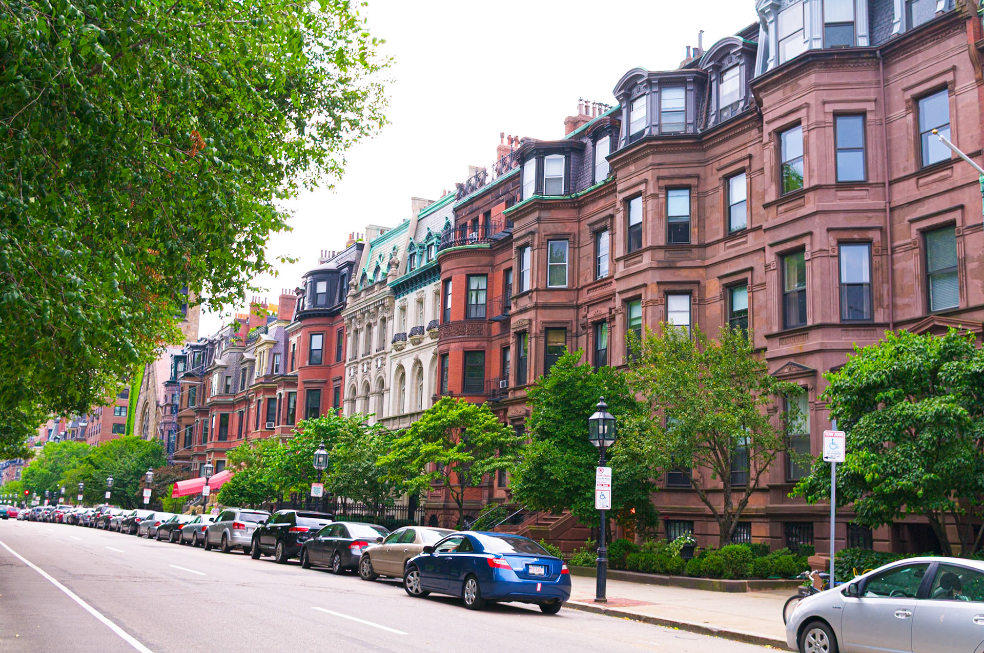 Walk Along Commonwealth Avenue in Boston July 2012