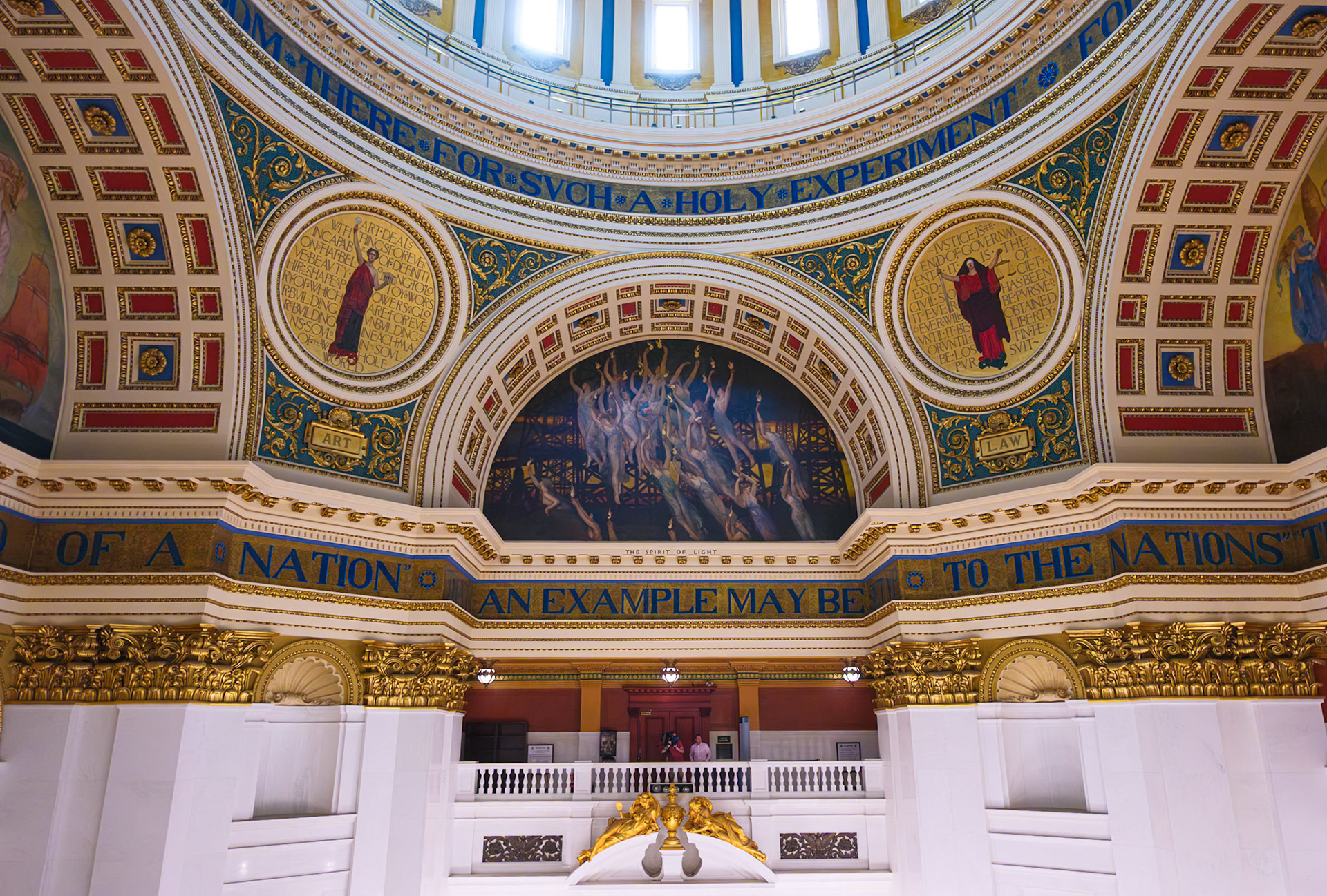 Art and Law Medaillions in Rotunda