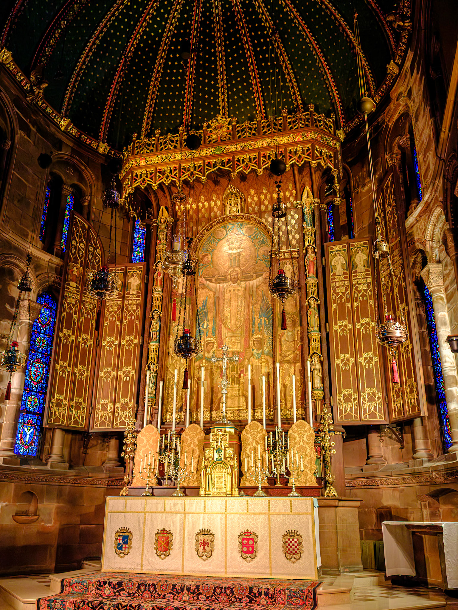 HIgh Altar at St Clement During Eastertide May 2024
